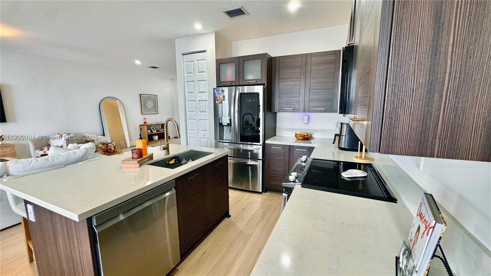 Small Image of 15593 NORTH WEST 91ST CT, Miami Lakes Number 16