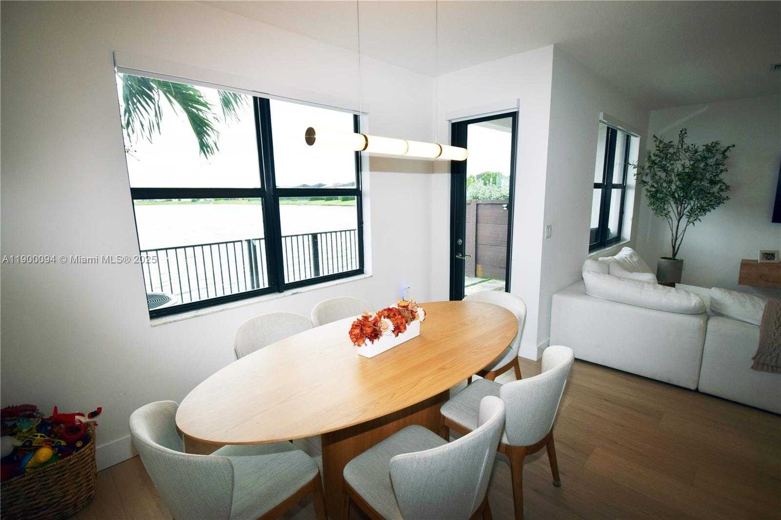 Small Image of 15593 NORTH WEST 91ST CT, Miami Lakes Number 17