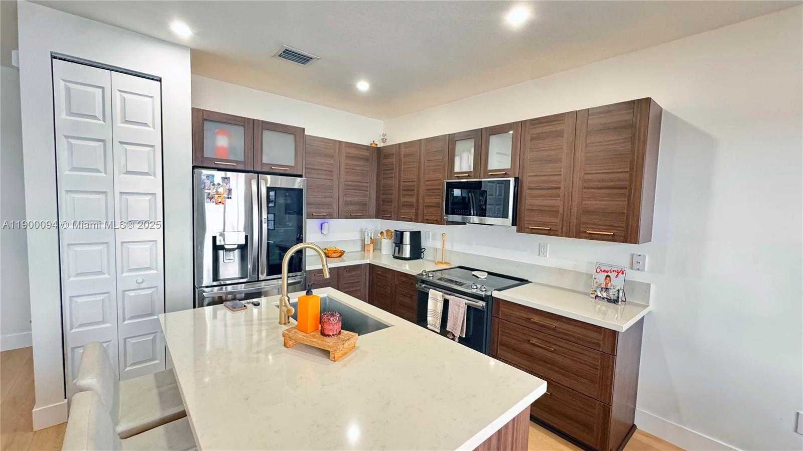 Small Image of 15593 NORTH WEST 91ST CT, Miami Lakes Number 18