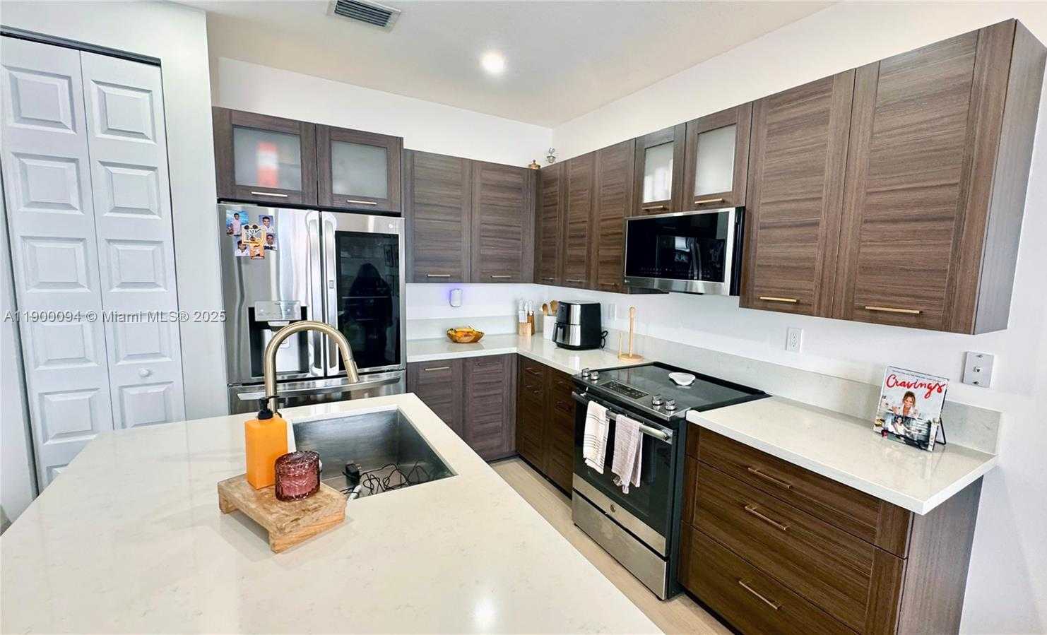 Small Image of 15593 NORTH WEST 91ST CT, Miami Lakes Number 20