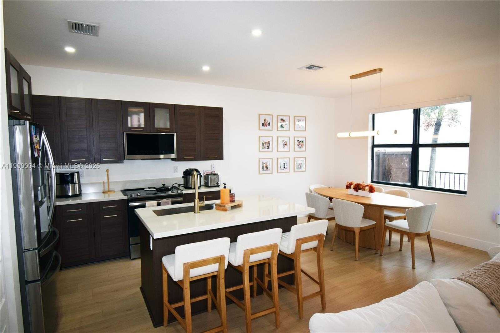 Small Image of 15593 NORTH WEST 91ST CT, Miami Lakes Number 21