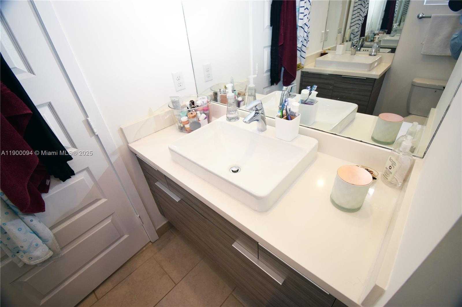 Small Image of 15593 NORTH WEST 91ST CT, Miami Lakes Number 38