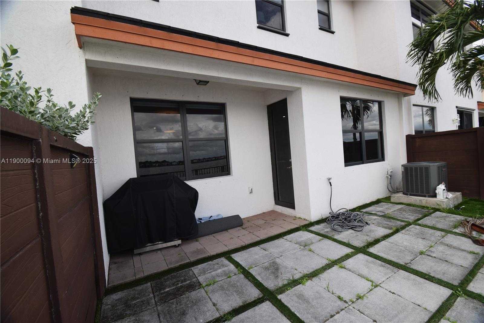 Small Image of 15593 NORTH WEST 91ST CT, Miami Lakes Number 45