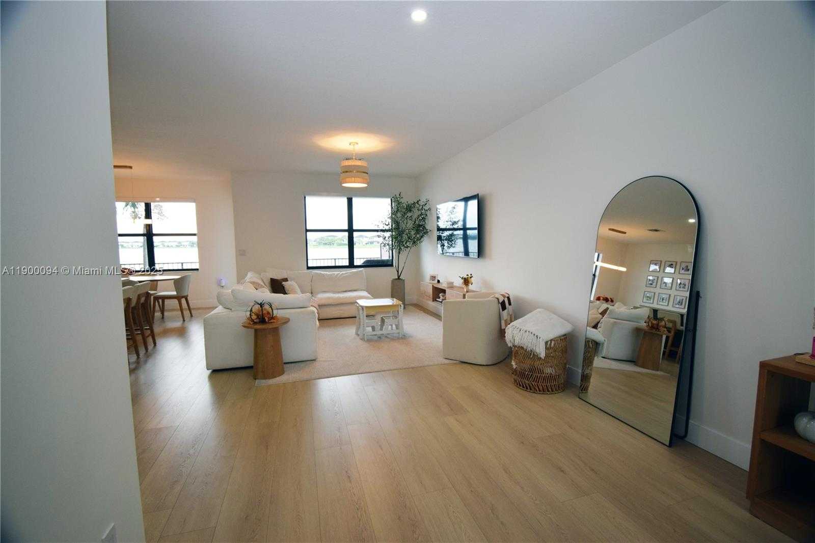 Small Image of 15593 NORTH WEST 91ST CT, Miami Lakes Number 9