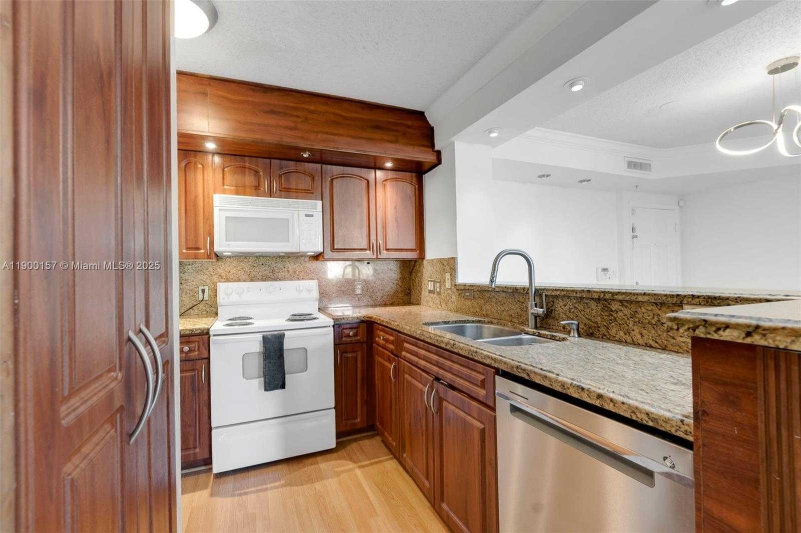 Small Image of 1900 VAN BUREN ST #206B, Hollywood Number 10