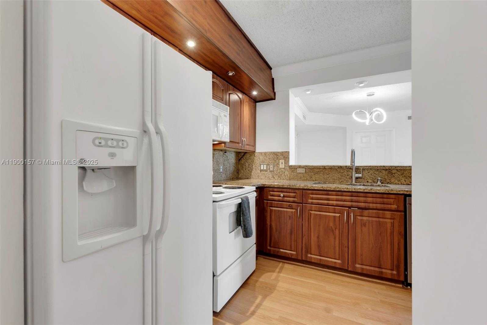 Small Image of 1900 VAN BUREN ST #206B, Hollywood Number 12