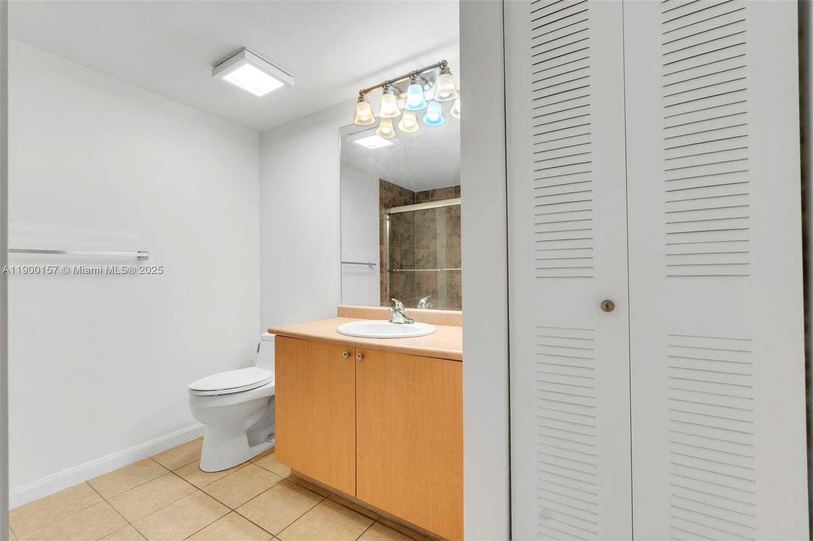Small Image of 1900 VAN BUREN ST #206B, Hollywood Number 20