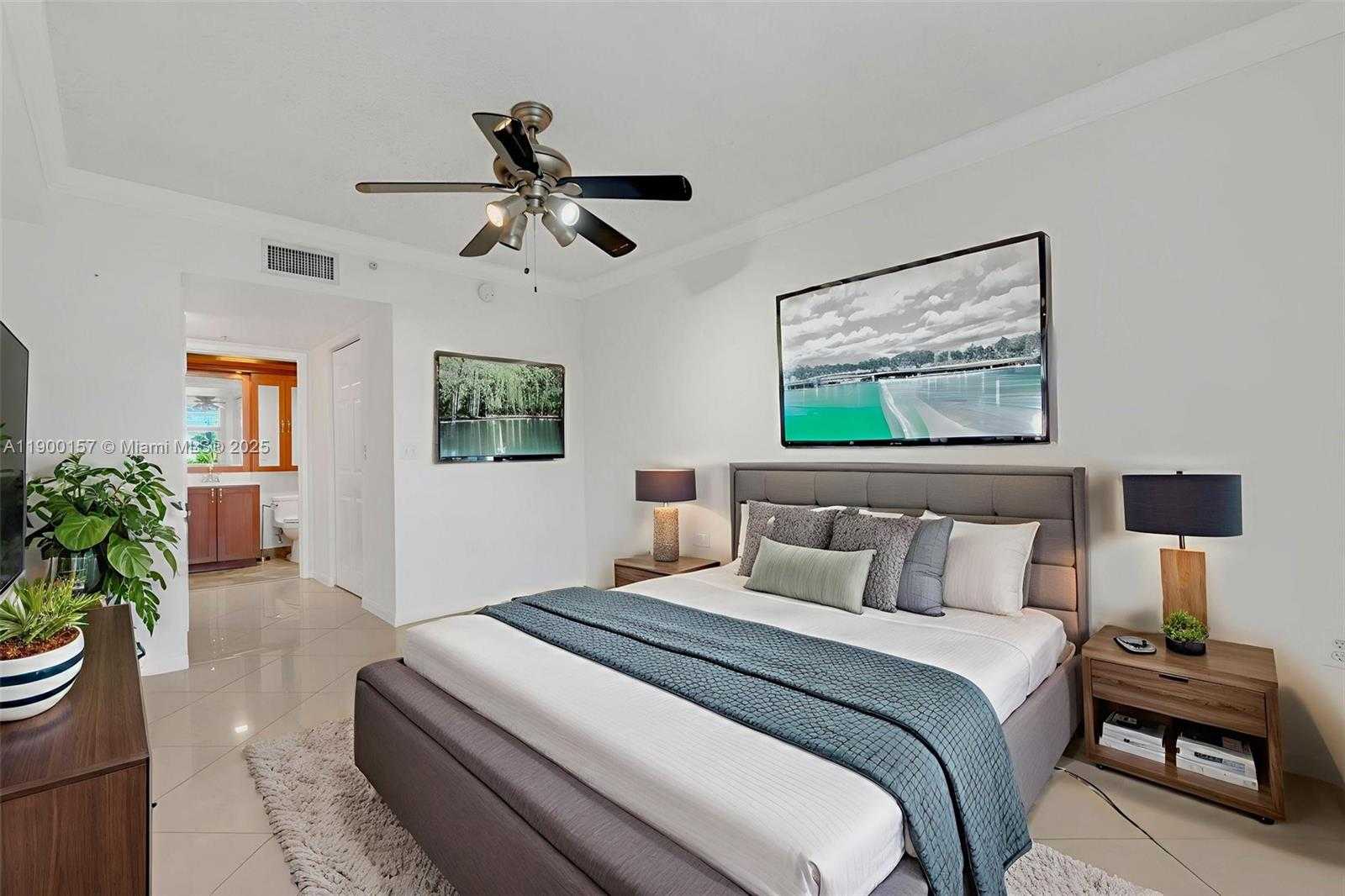 Small Image of 1900 VAN BUREN ST #206B, Hollywood Number 21