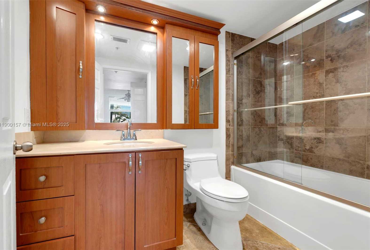 Small Image of 1900 VAN BUREN ST #206B, Hollywood Number 27
