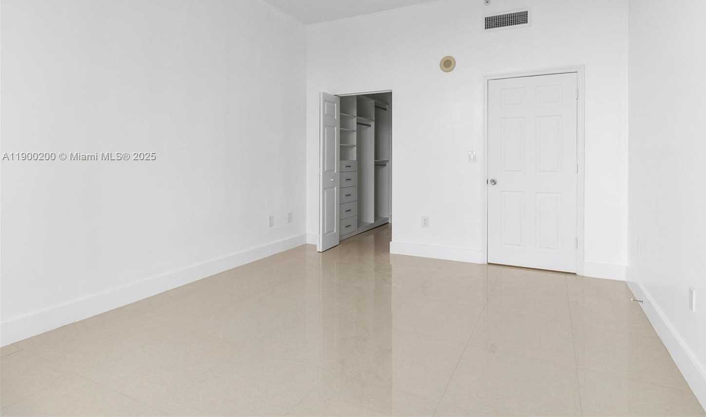 Small Image of 1155 BRICKELL BAY DR #PH202, Miami Number 12