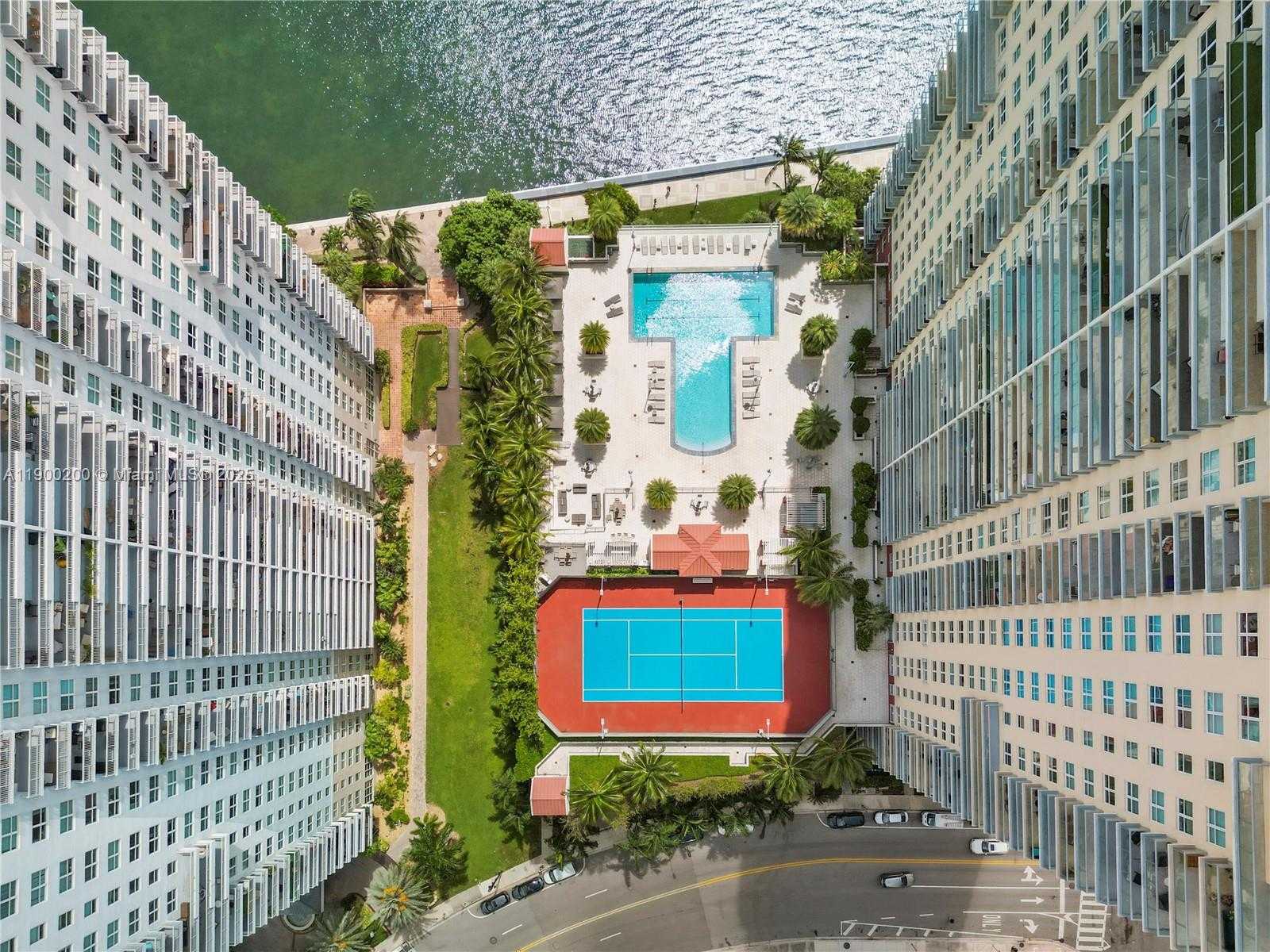 Small Image of 1155 BRICKELL BAY DR #PH202, Miami Number 2