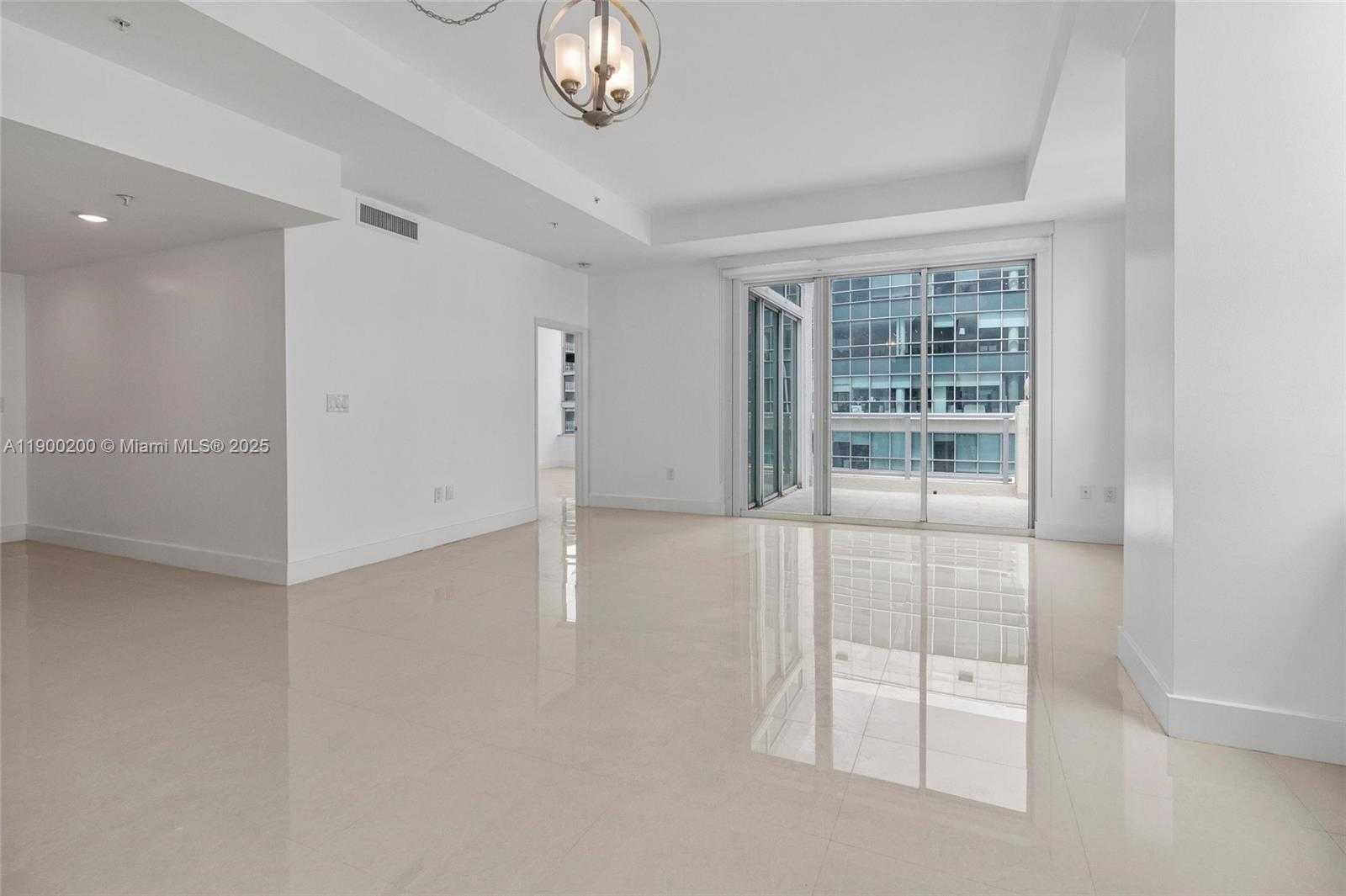 Small Image of 1155 BRICKELL BAY DR #PH202, Miami Number 5
