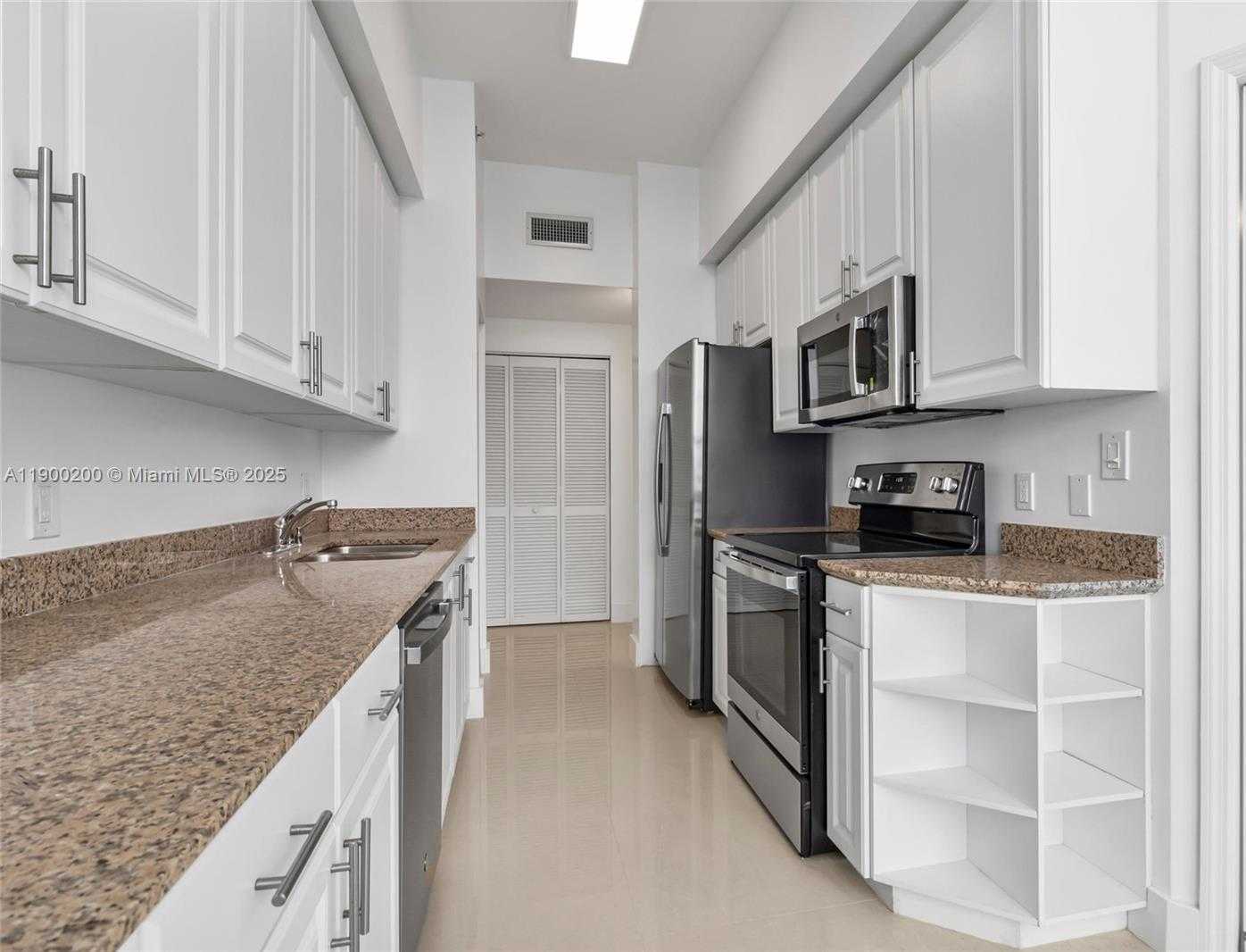 Small Image of 1155 BRICKELL BAY DR #PH202, Miami Number 7