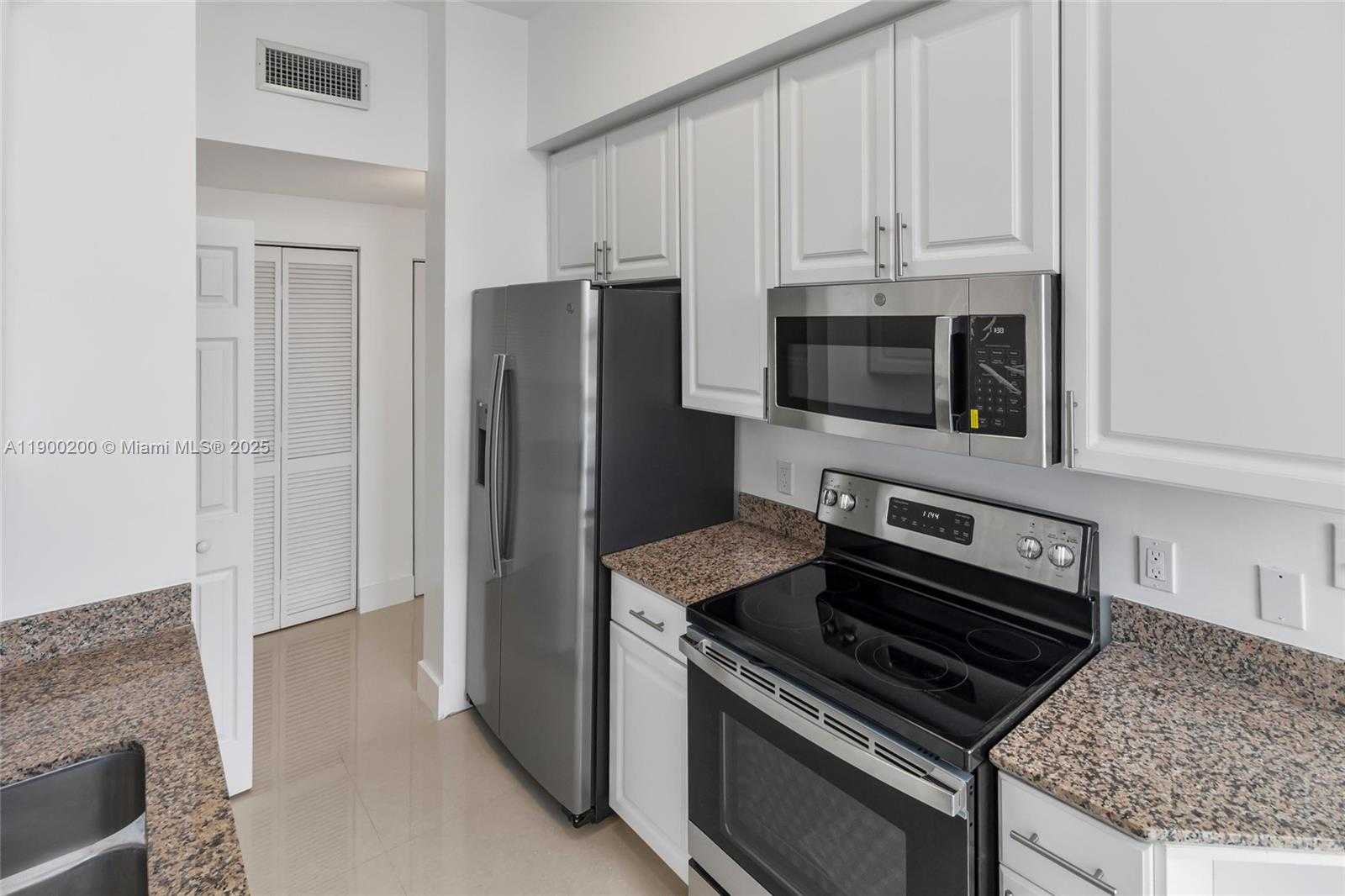 Small Image of 1155 BRICKELL BAY DR #PH202, Miami Number 8