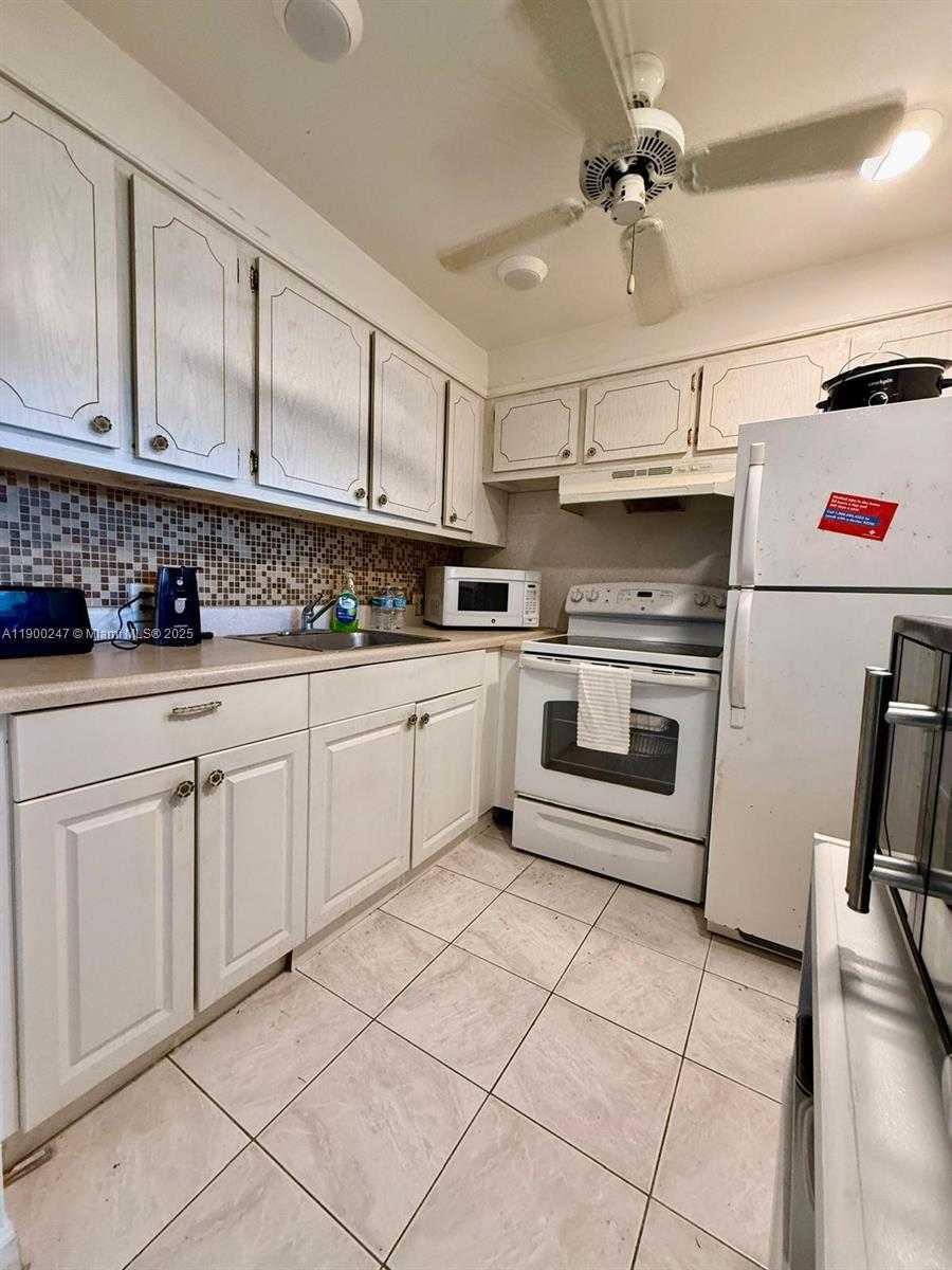 Small Image of 303 PRESTON H #303, Boca Raton Number 12