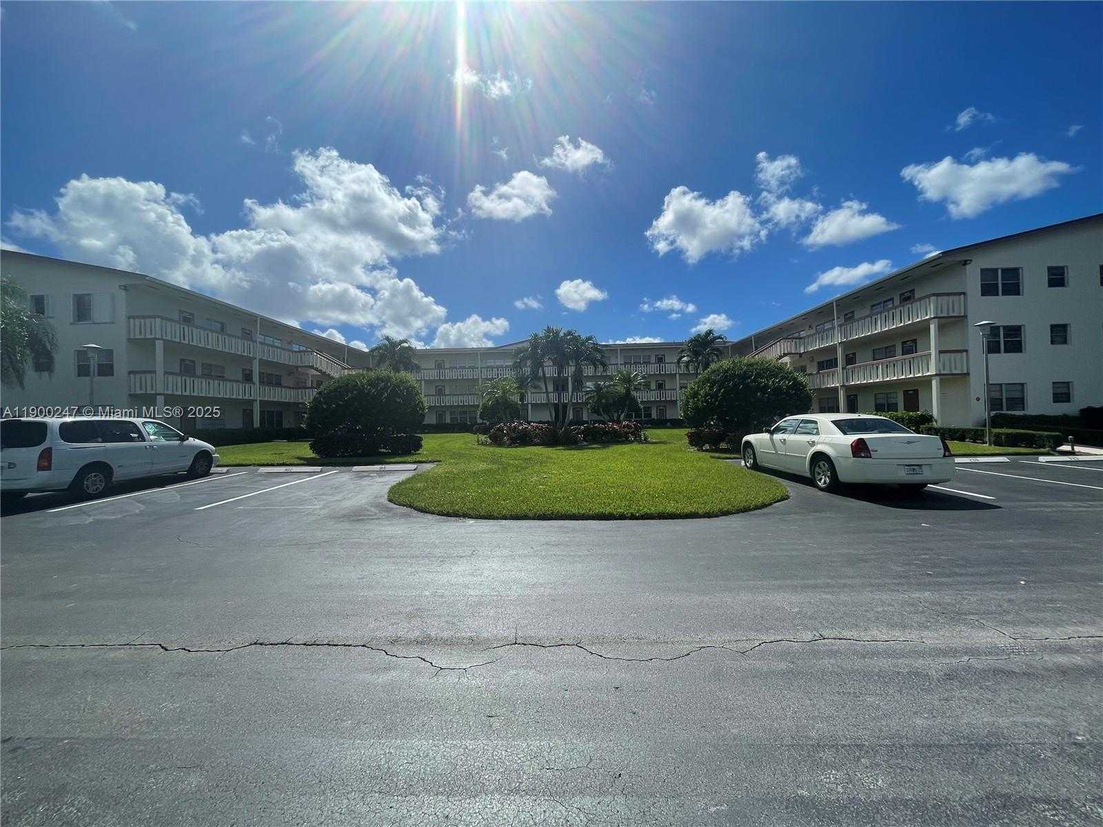 Small Image of 303 PRESTON H #303, Boca Raton Number 5