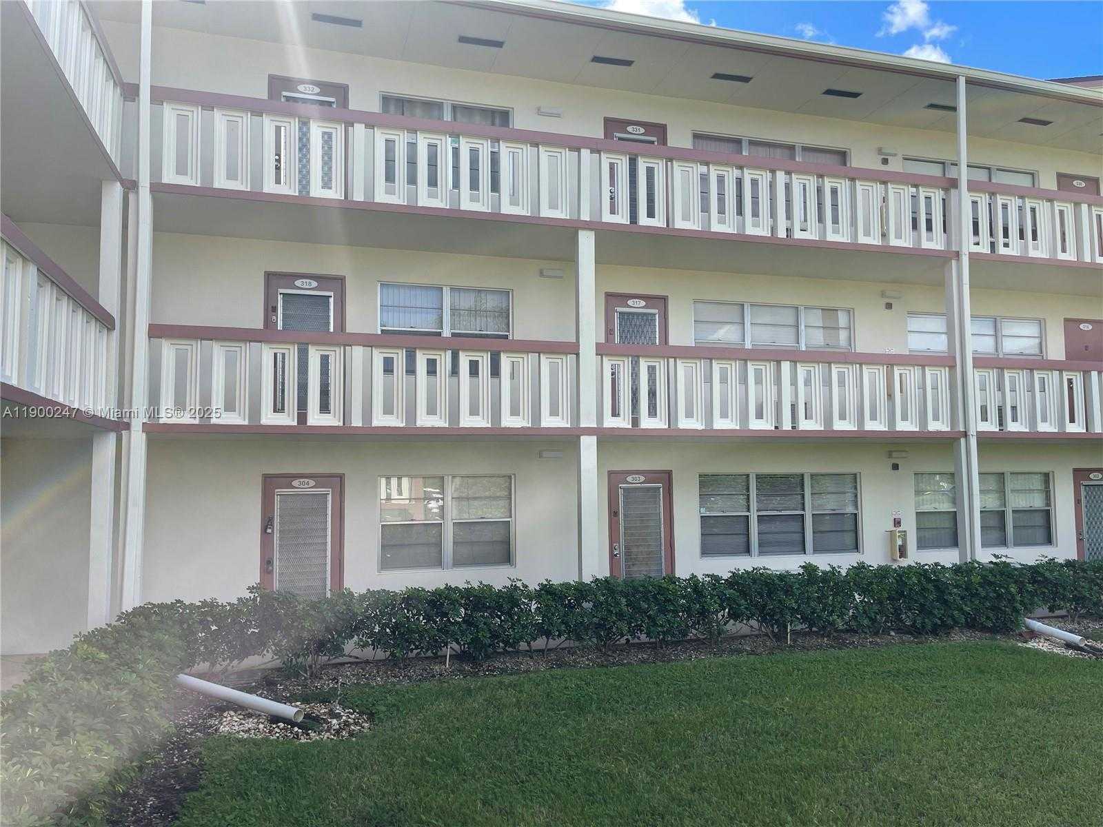 Small Image of 303 PRESTON H #303, Boca Raton Number 6