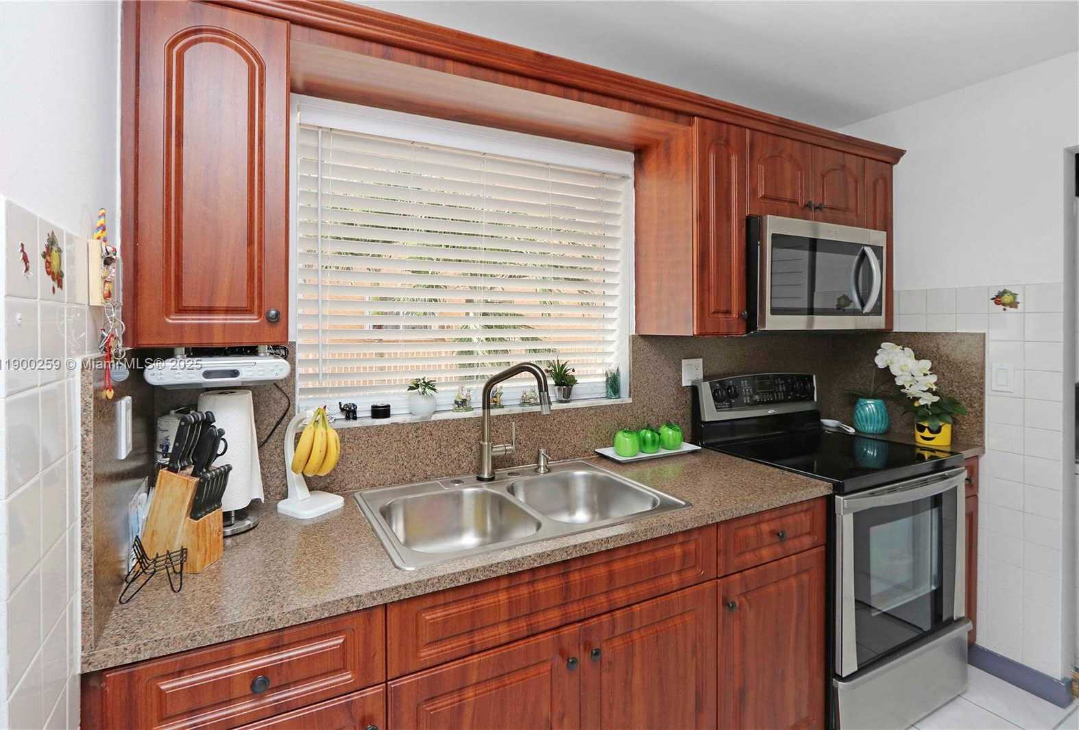 Small Image of 14901 SOUTH WEST 80TH ST #211, Miami Number 13