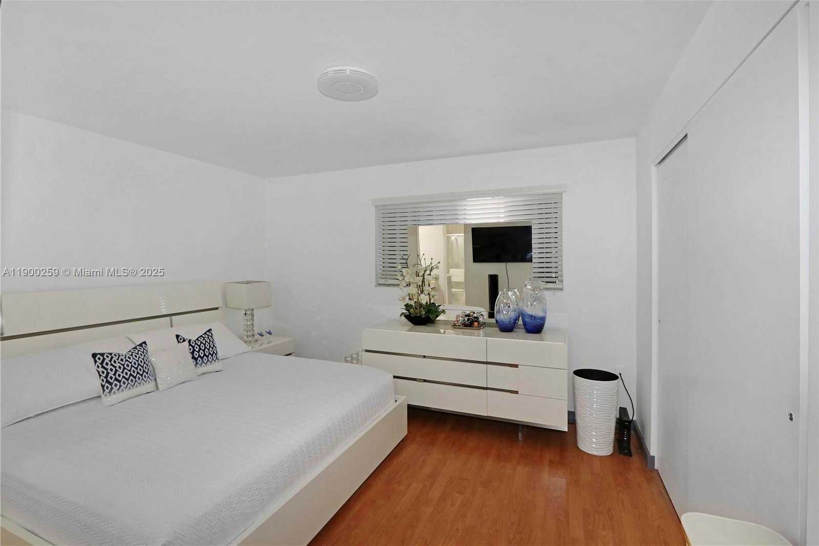 Small Image of 14901 SOUTH WEST 80TH ST #211, Miami Number 16