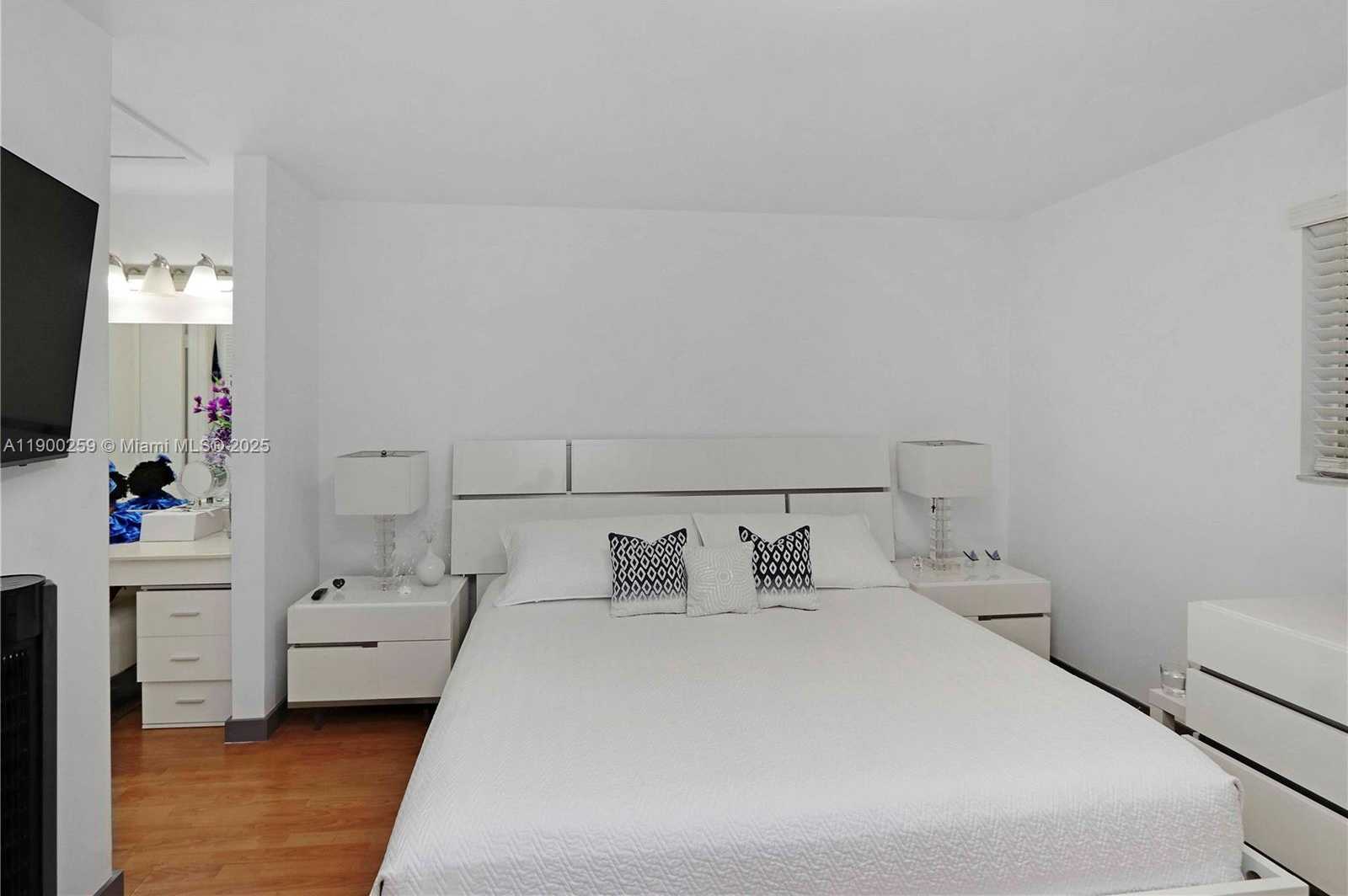 Small Image of 14901 SOUTH WEST 80TH ST #211, Miami Number 17