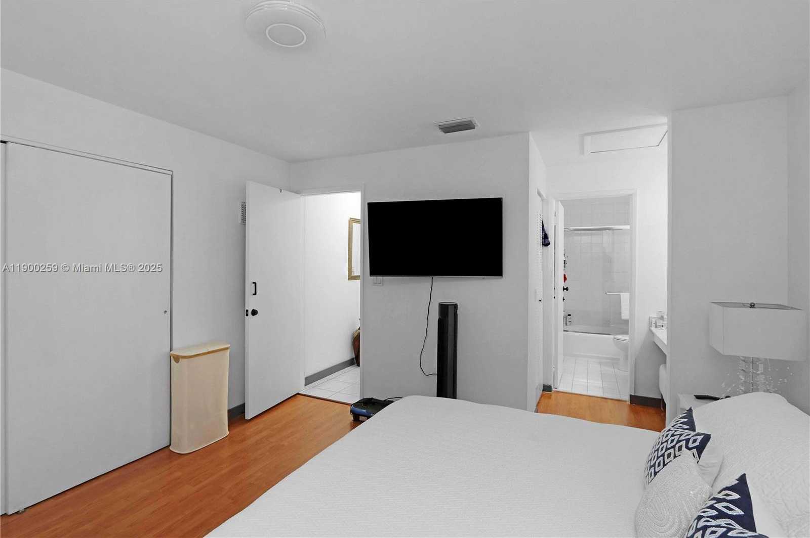 Small Image of 14901 SOUTH WEST 80TH ST #211, Miami Number 18