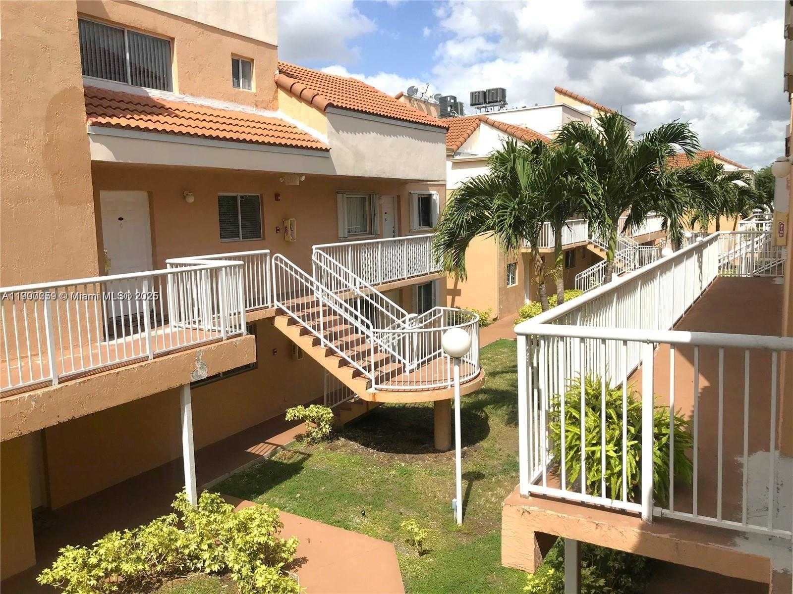 Small Image of 14901 SOUTH WEST 80TH ST #211, Miami Number 4