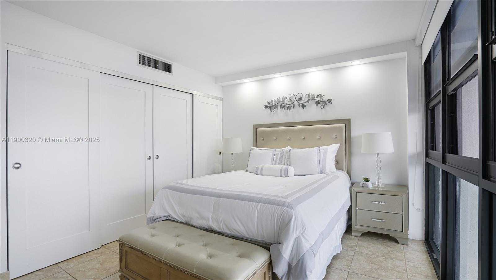 Small Image of 2017 SOUTH OCEAN DR #1510, Hallandale Beach Number 19