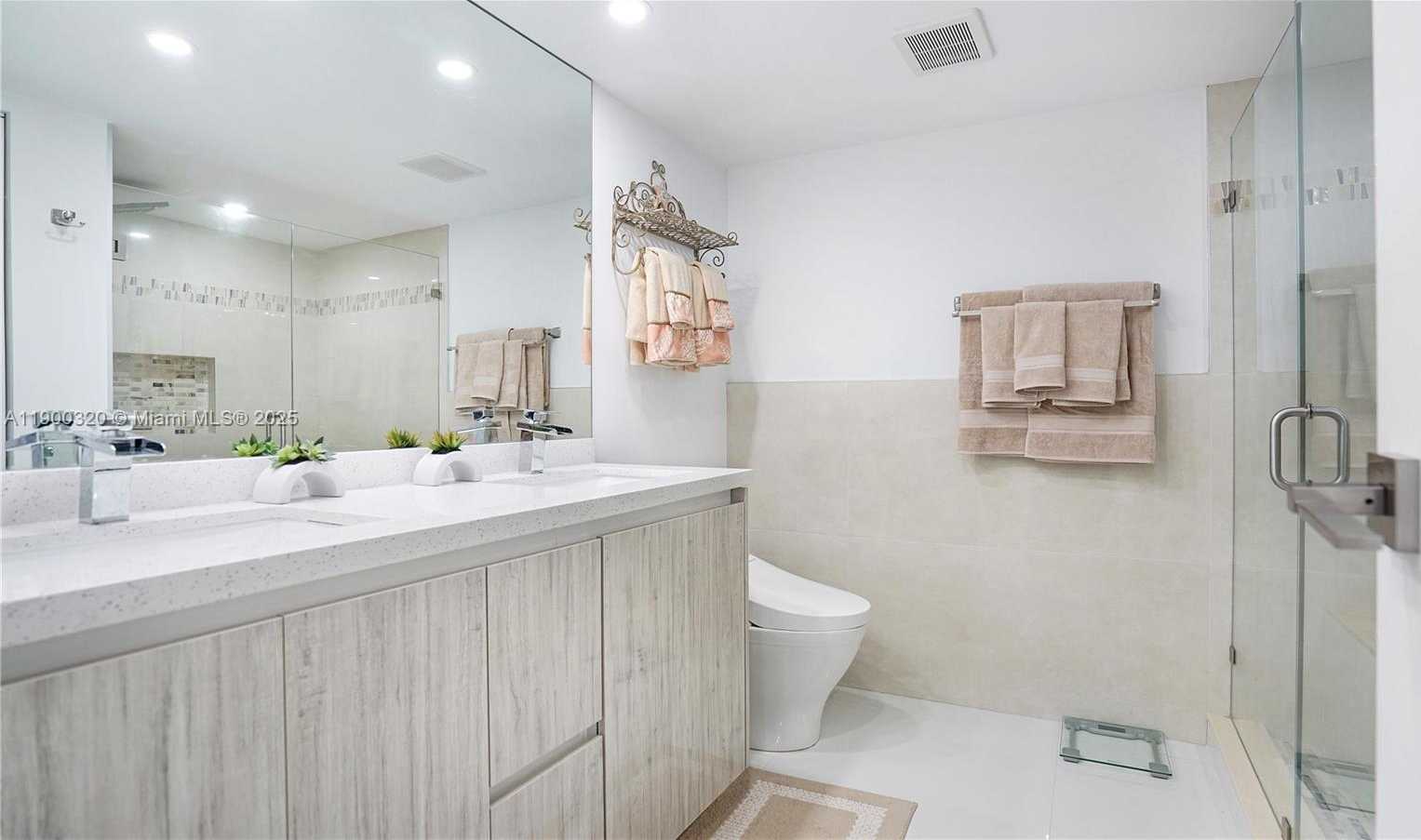 Small Image of 2017 SOUTH OCEAN DR #1510, Hallandale Beach Number 24