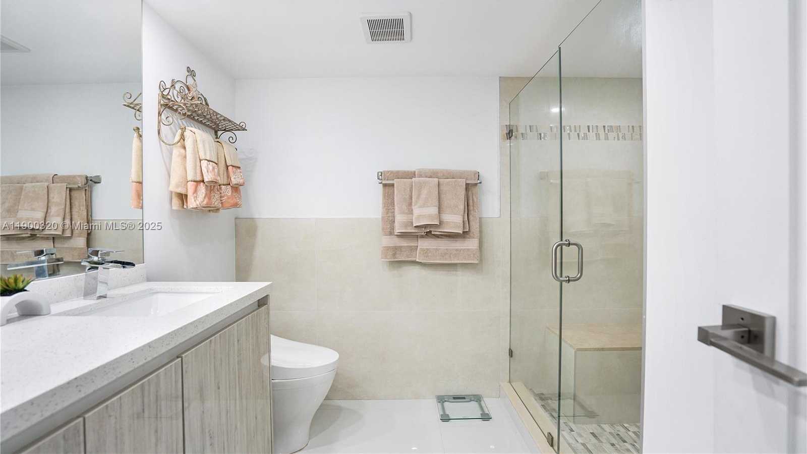 Small Image of 2017 SOUTH OCEAN DR #1510, Hallandale Beach Number 26