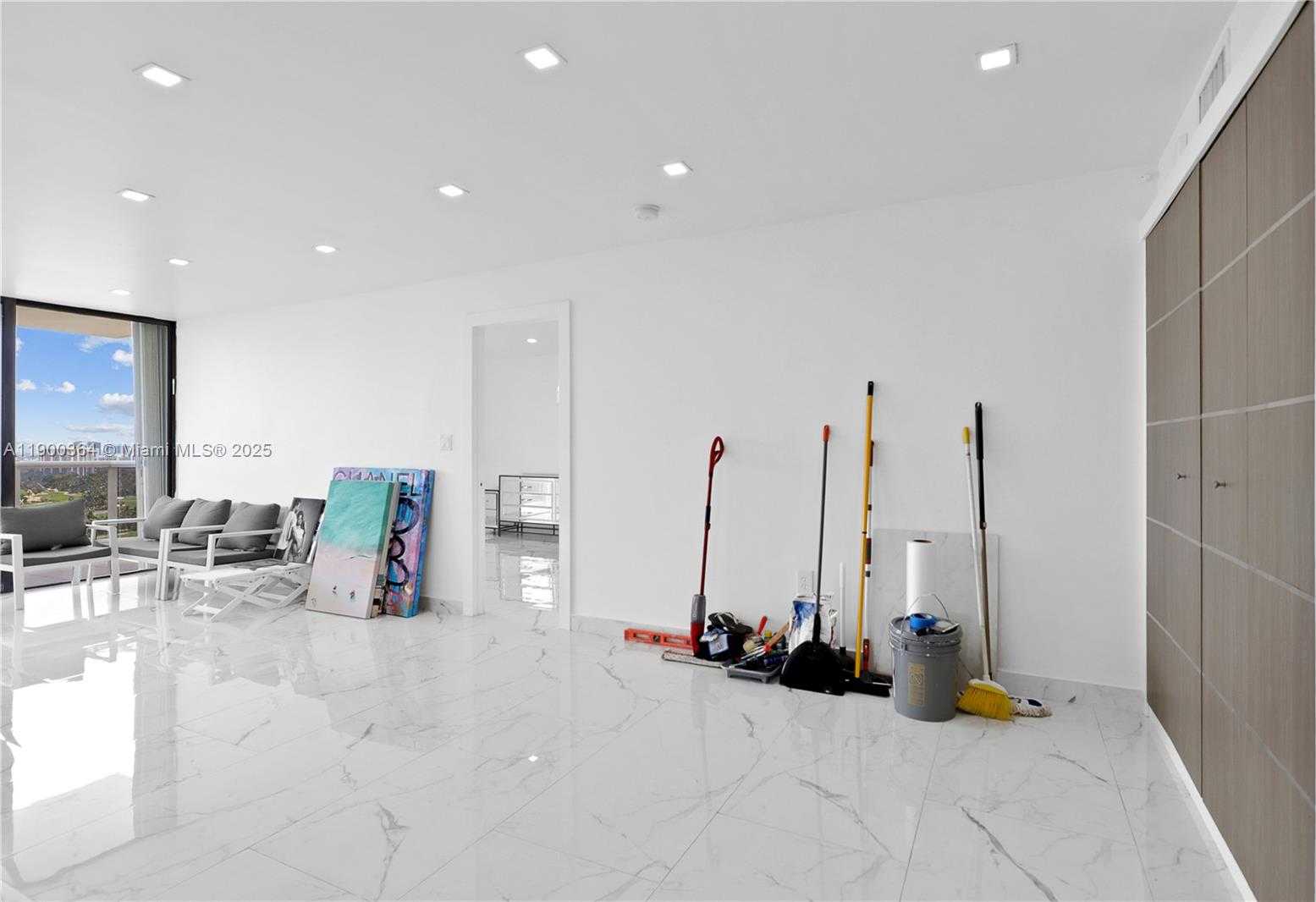 Small Image of 3675 NORTH COUNTRY CLUB DR #2008, Aventura Number 16