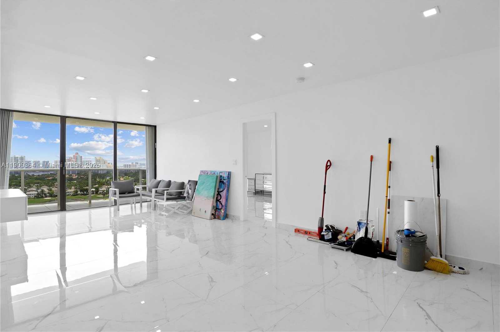 Small Image of 3675 NORTH COUNTRY CLUB DR #2008, Aventura Number 17