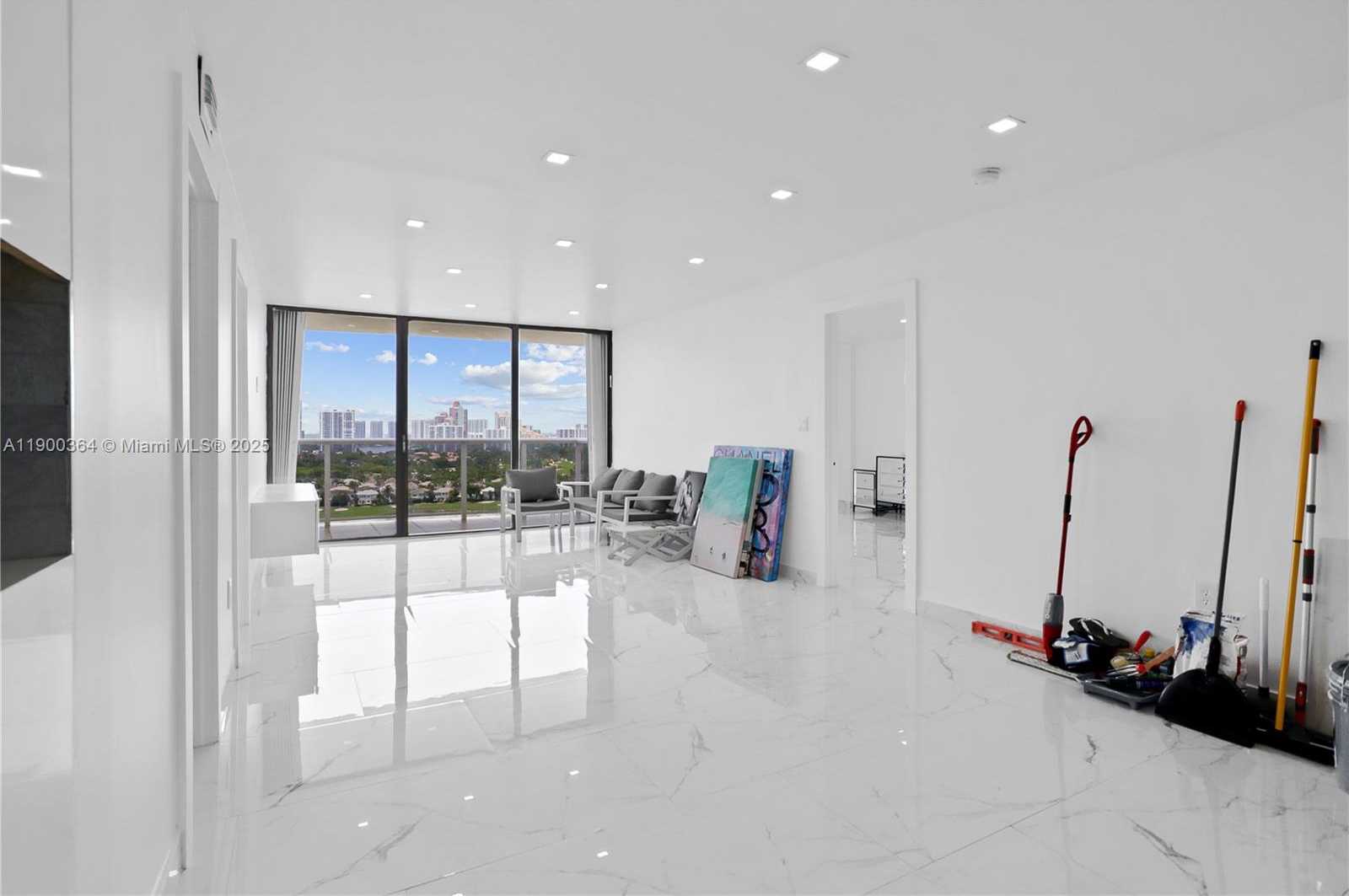 Small Image of 3675 NORTH COUNTRY CLUB DR #2008, Aventura Number 18