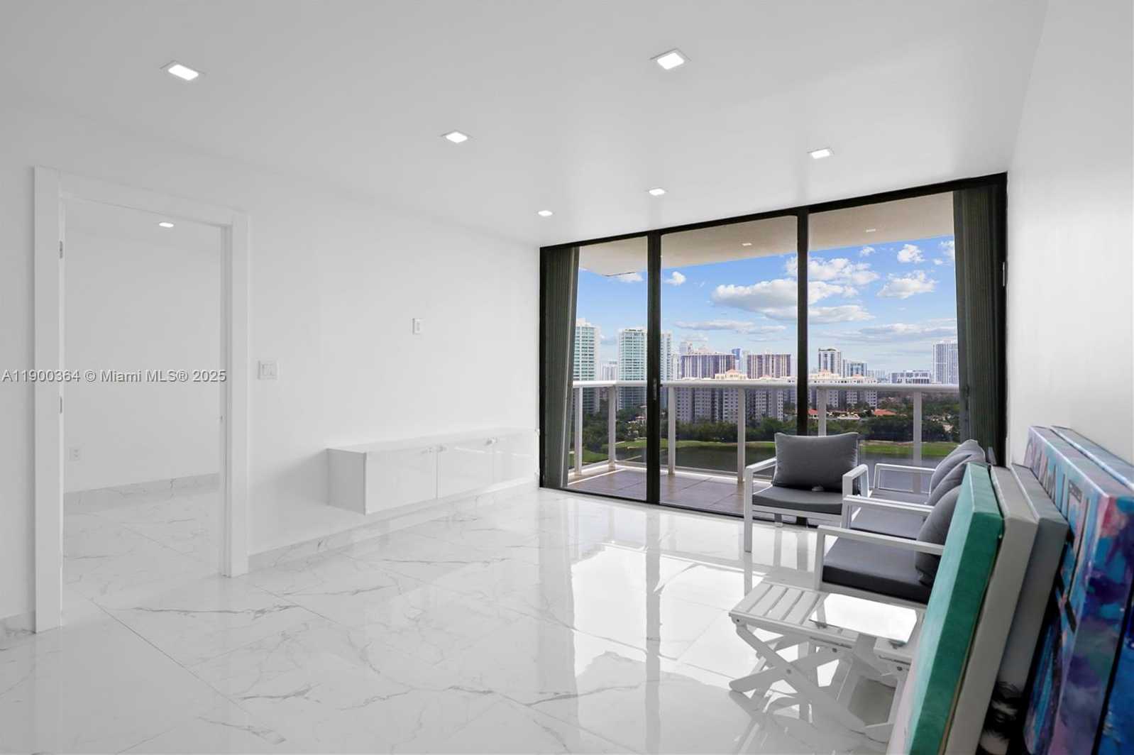 Small Image of 3675 NORTH COUNTRY CLUB DR #2008, Aventura Number 19