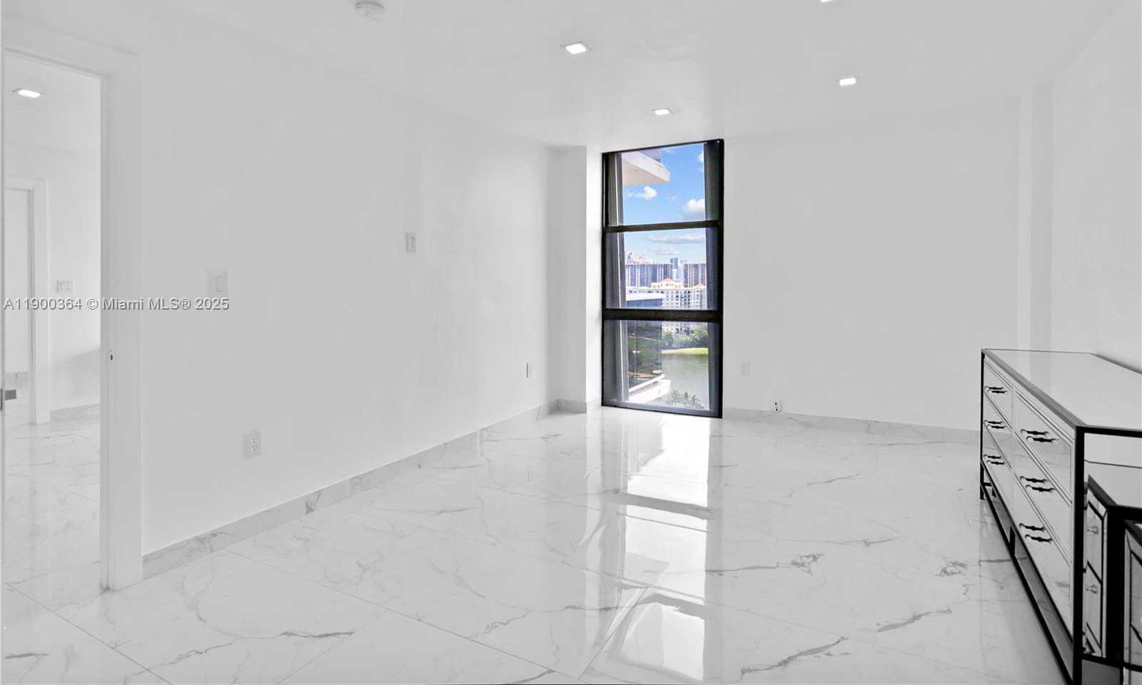 Small Image of 3675 NORTH COUNTRY CLUB DR #2008, Aventura Number 20