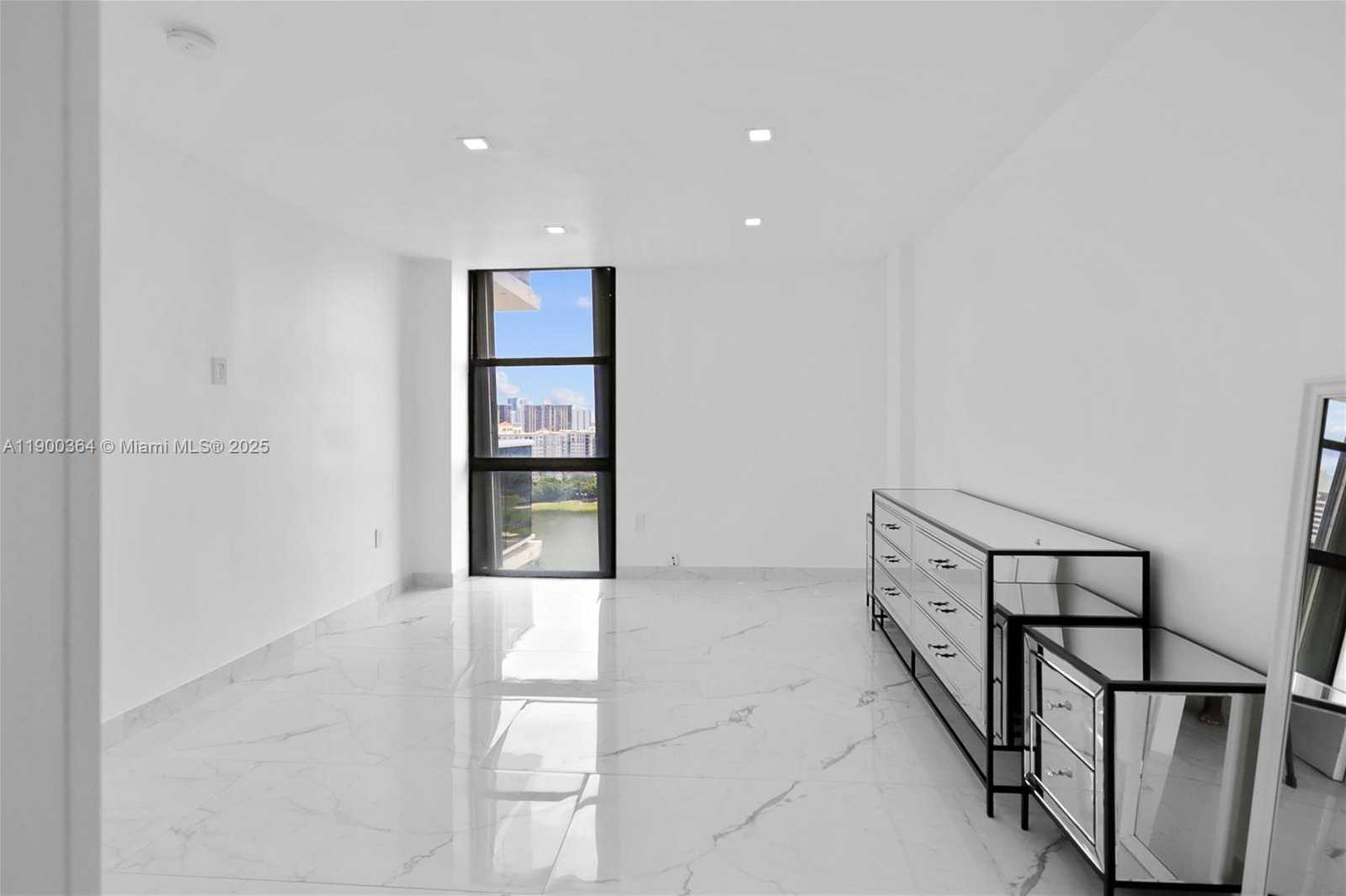 Small Image of 3675 NORTH COUNTRY CLUB DR #2008, Aventura Number 22