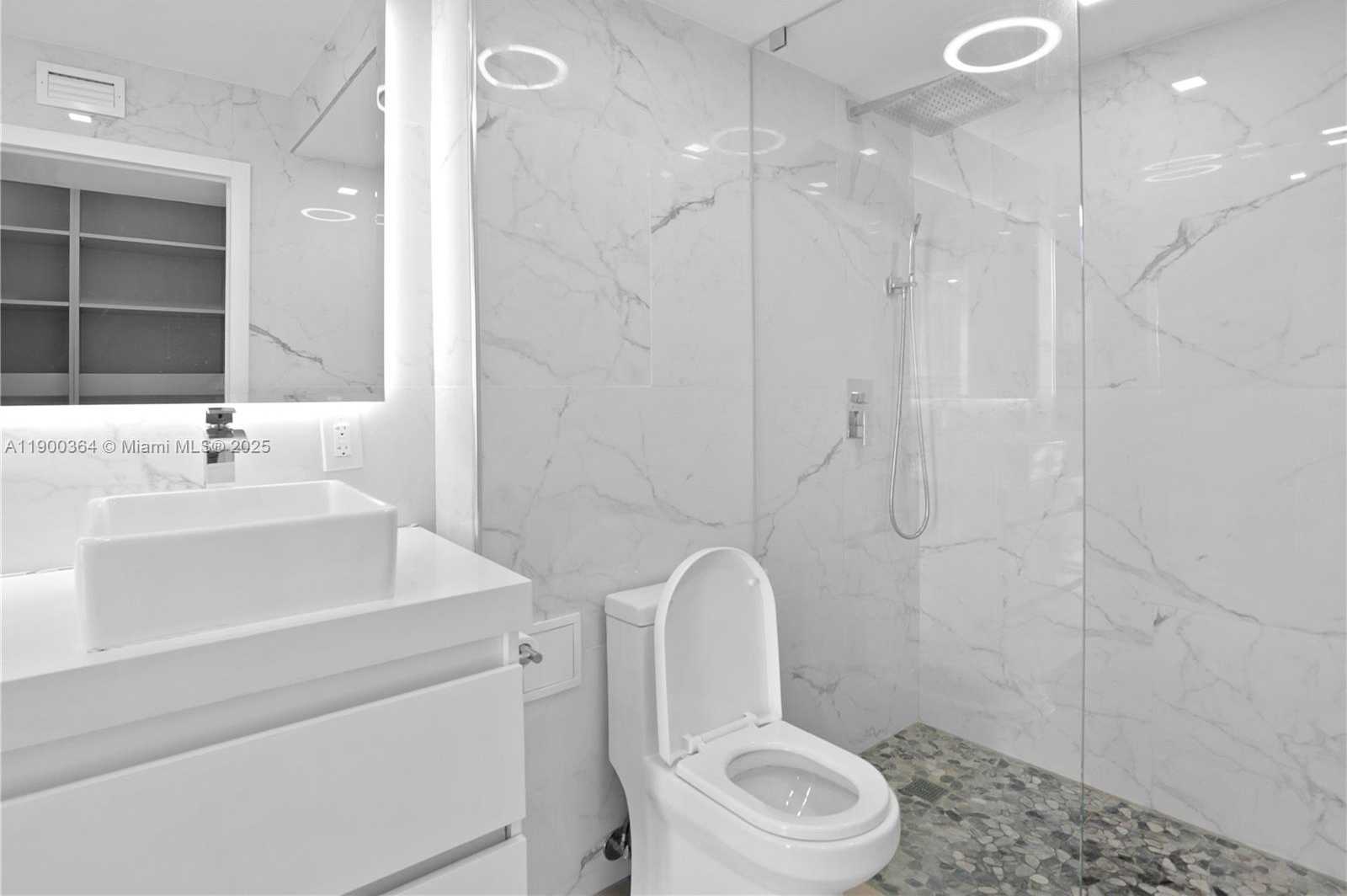 Small Image of 3675 NORTH COUNTRY CLUB DR #2008, Aventura Number 26