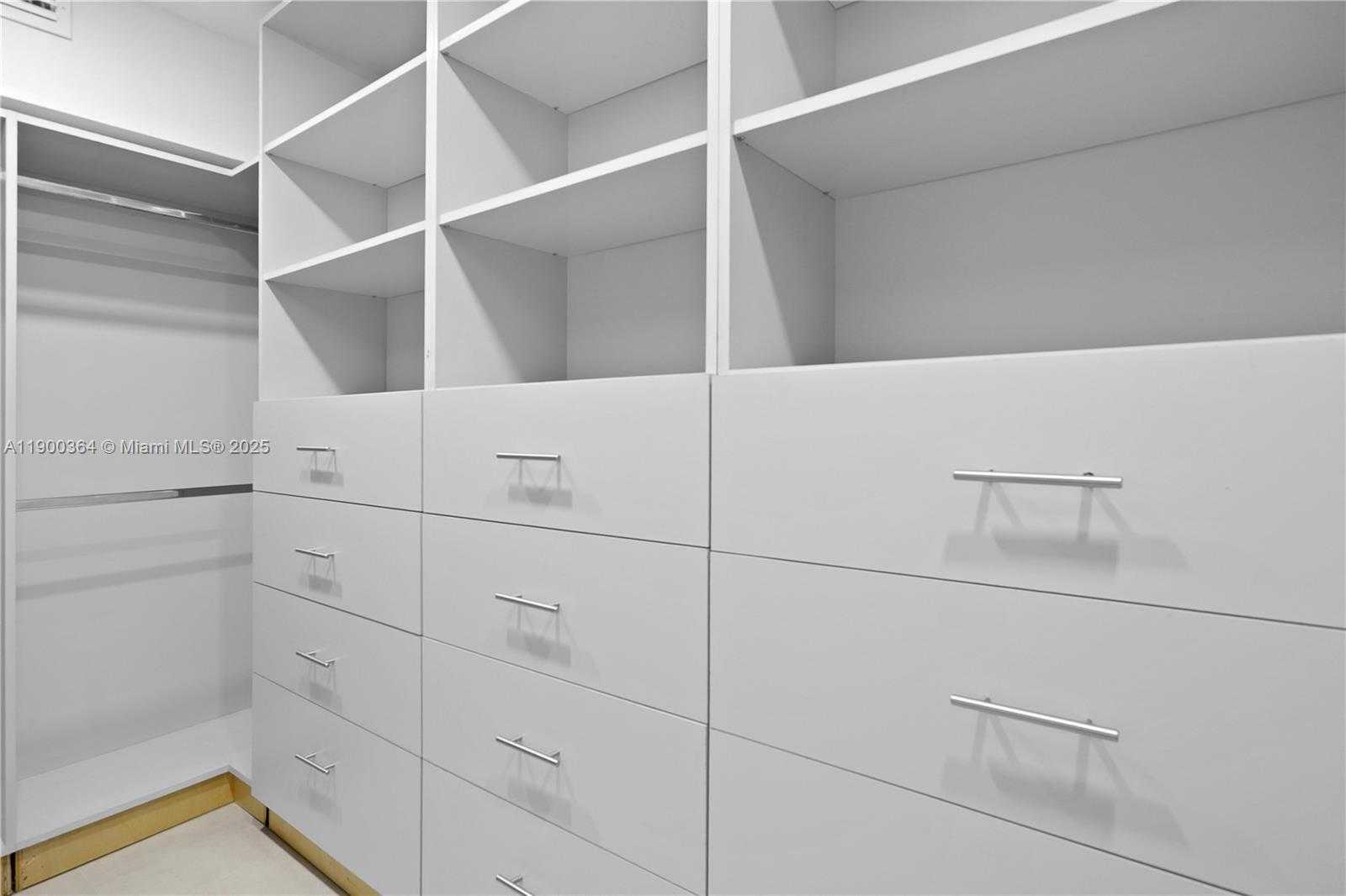 Small Image of 3675 NORTH COUNTRY CLUB DR #2008, Aventura Number 28