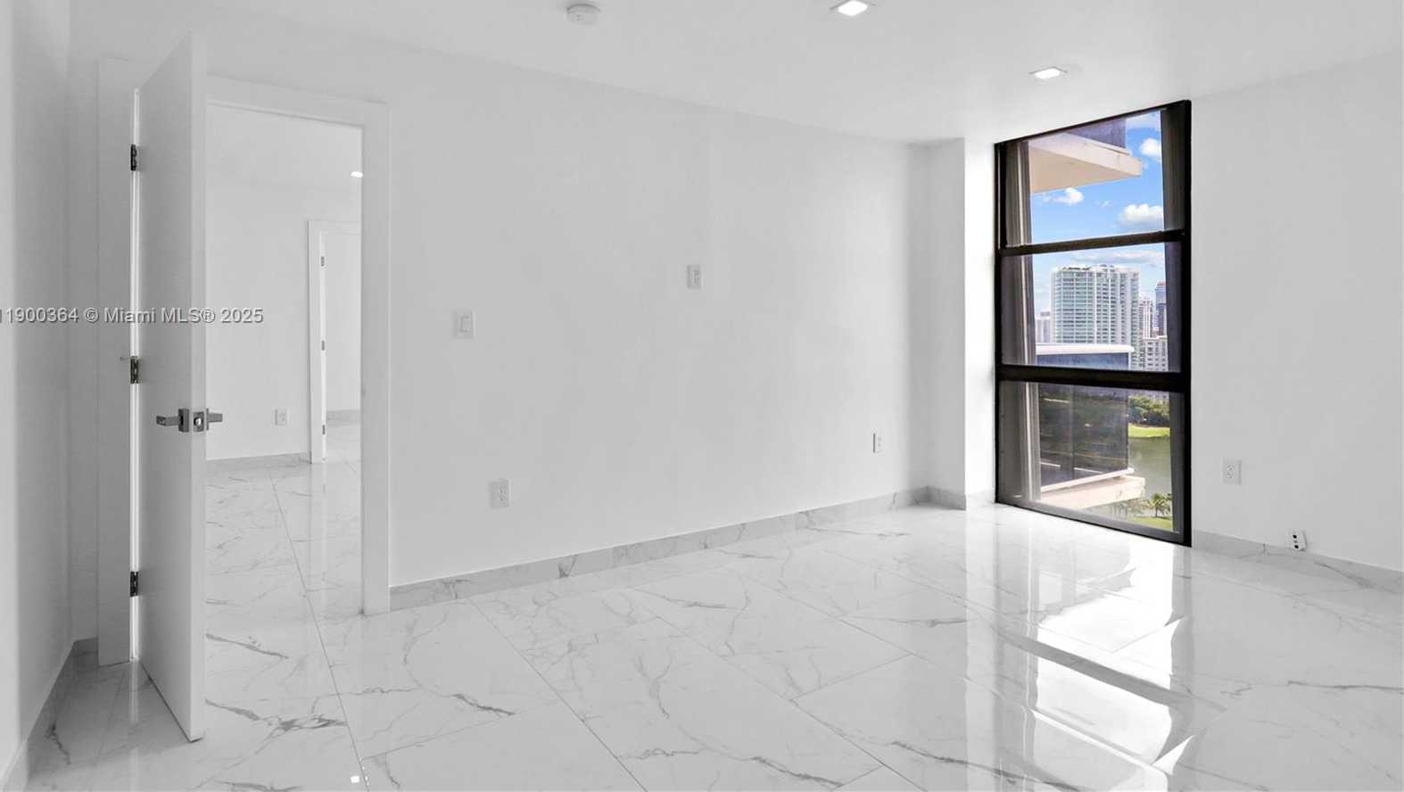 Small Image of 3675 NORTH COUNTRY CLUB DR #2008, Aventura Number 34