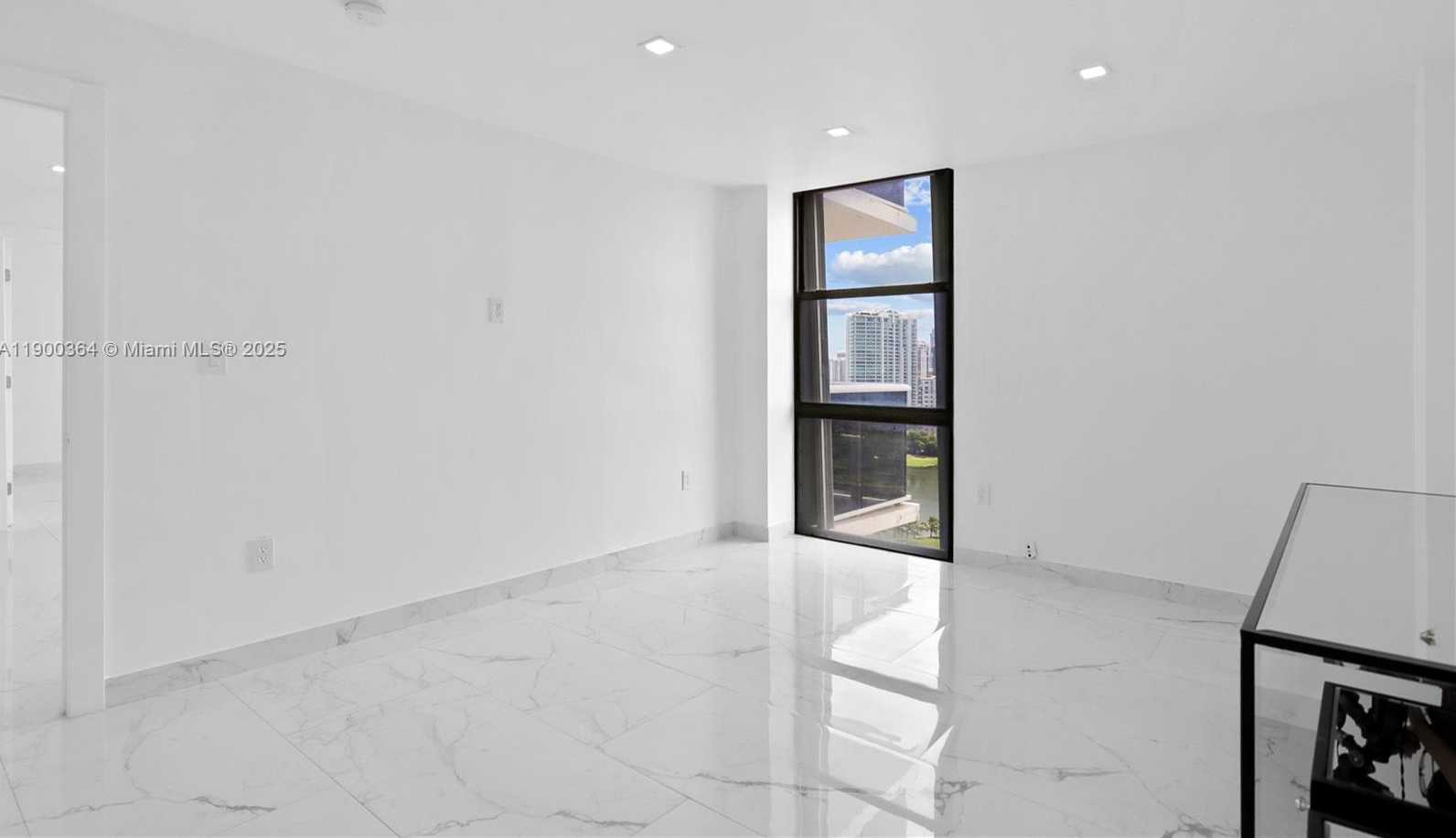 Small Image of 3675 NORTH COUNTRY CLUB DR #2008, Aventura Number 35