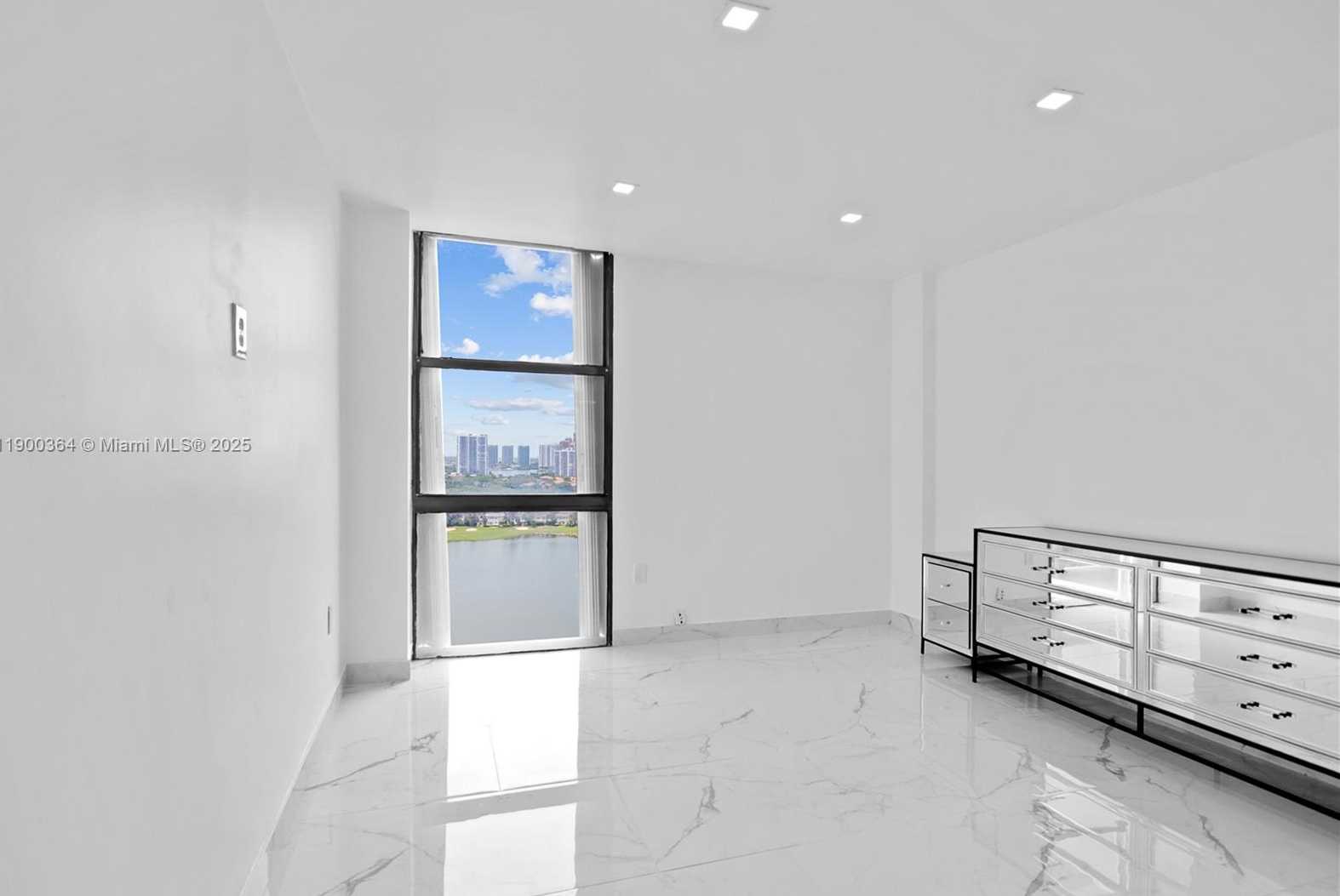 Small Image of 3675 NORTH COUNTRY CLUB DR #2008, Aventura Number 36