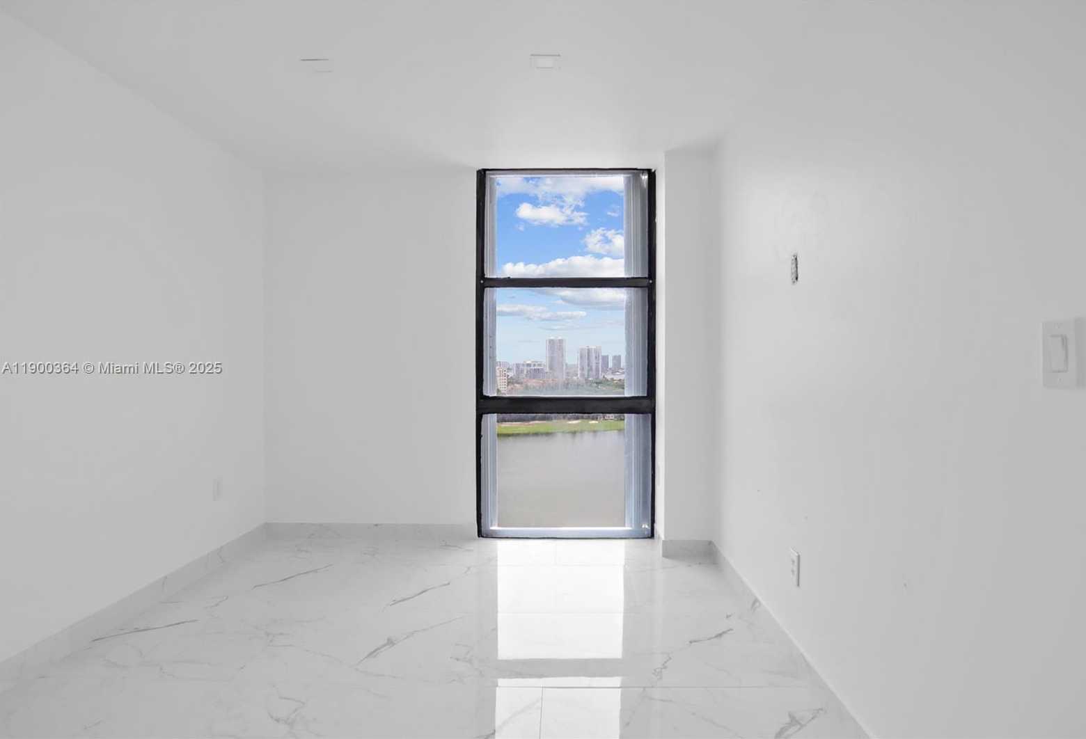 Small Image of 3675 NORTH COUNTRY CLUB DR #2008, Aventura Number 39