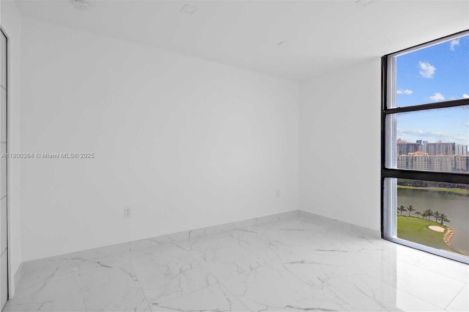 Small Image of 3675 NORTH COUNTRY CLUB DR #2008, Aventura Number 40