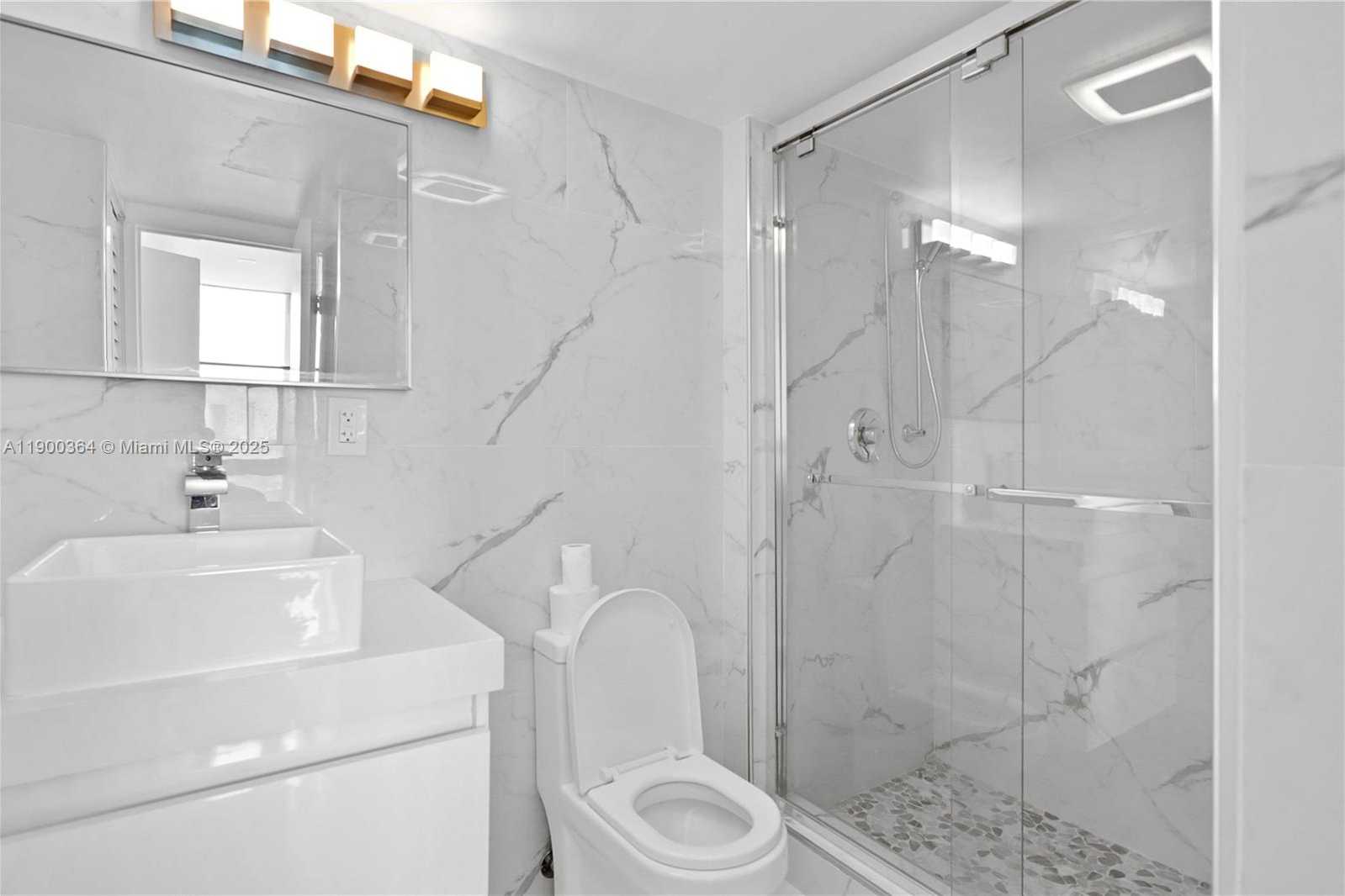 Small Image of 3675 NORTH COUNTRY CLUB DR #2008, Aventura Number 41