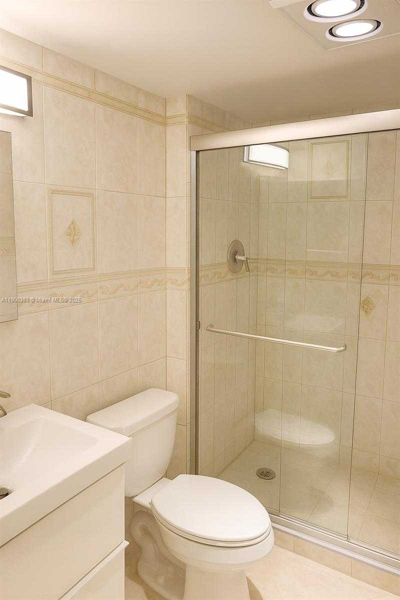 Small Image of 3475 NORTH COUNTRY CLUB DR #115, Aventura Number 10