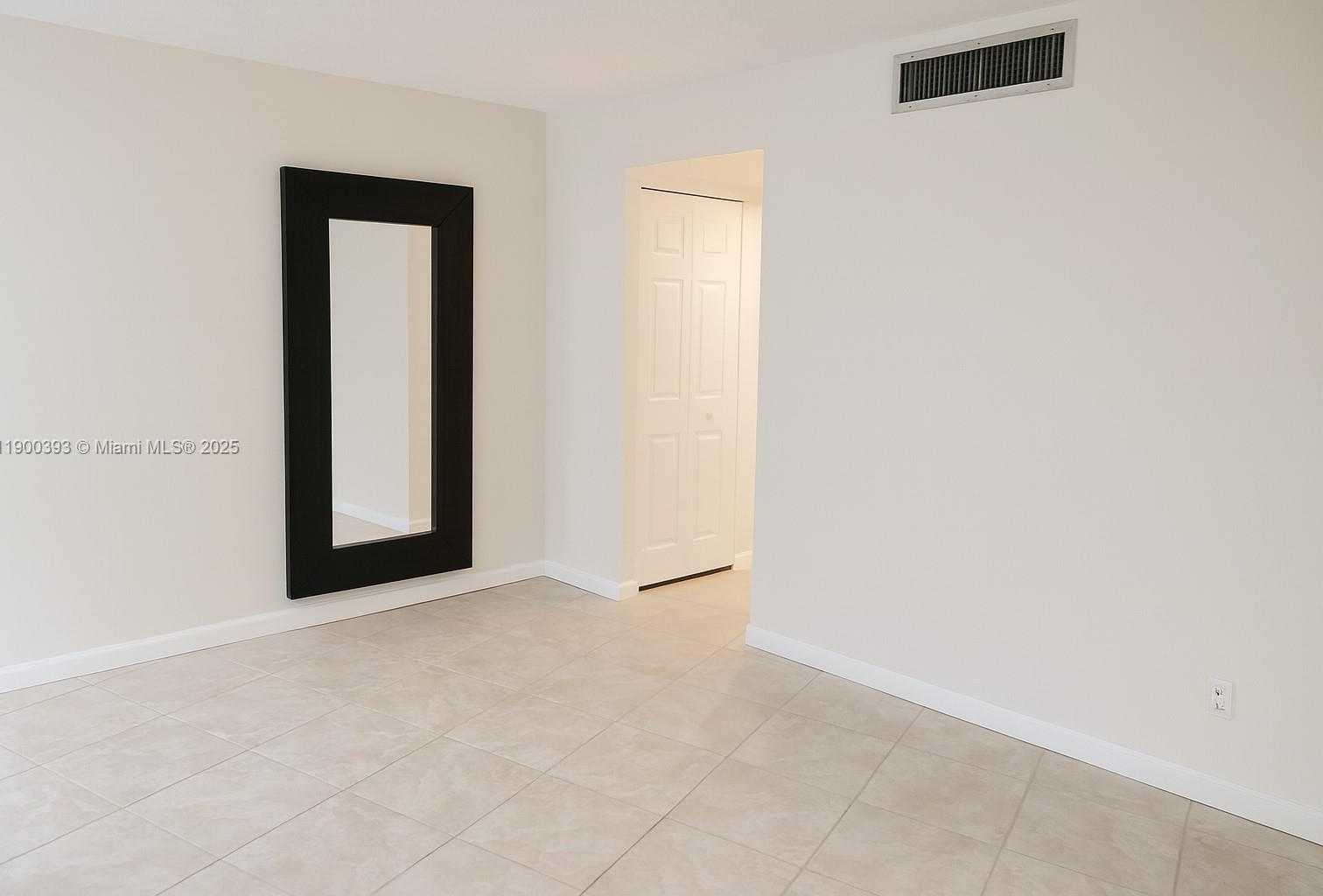 Small Image of 3475 NORTH COUNTRY CLUB DR #115, Aventura Number 12