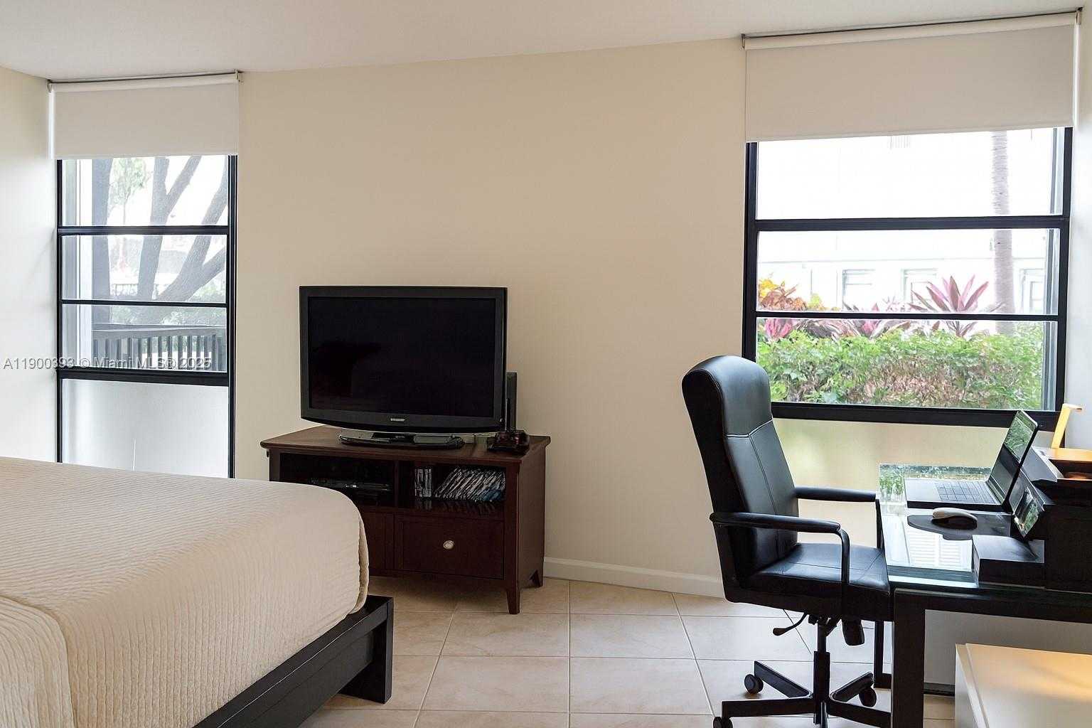 Small Image of 3475 NORTH COUNTRY CLUB DR #115, Aventura Number 13