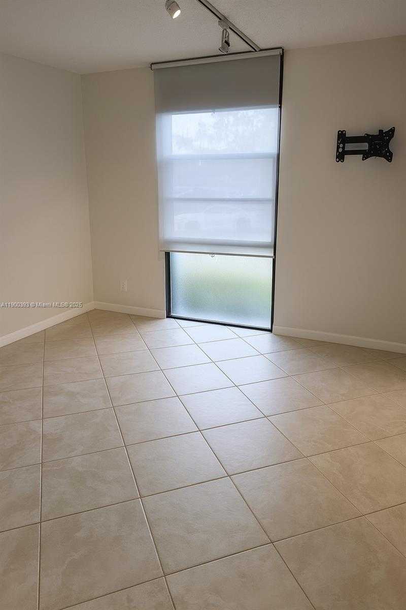 Small Image of 3475 NORTH COUNTRY CLUB DR #115, Aventura Number 14