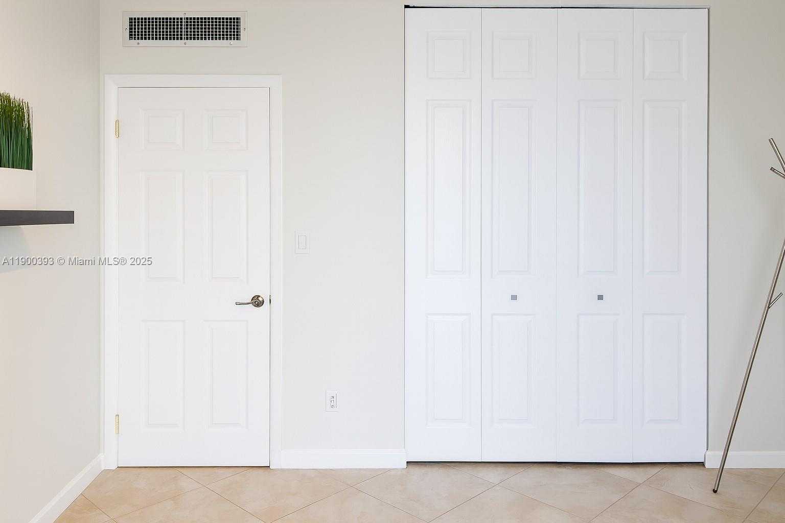 Small Image of 3475 NORTH COUNTRY CLUB DR #115, Aventura Number 21