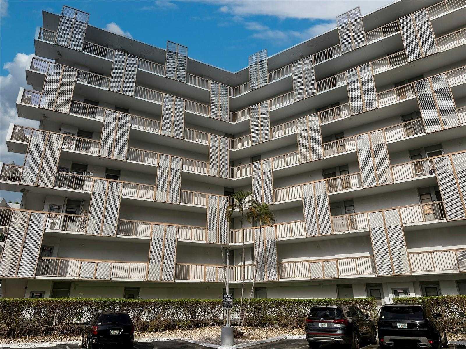 Small Image of 3475 NORTH COUNTRY CLUB DR #115, Aventura Number 25