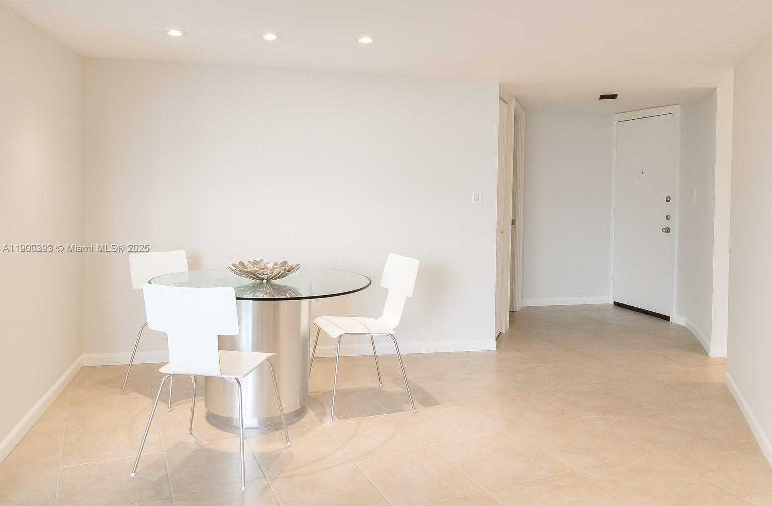 Small Image of 3475 NORTH COUNTRY CLUB DR #115, Aventura Number 4